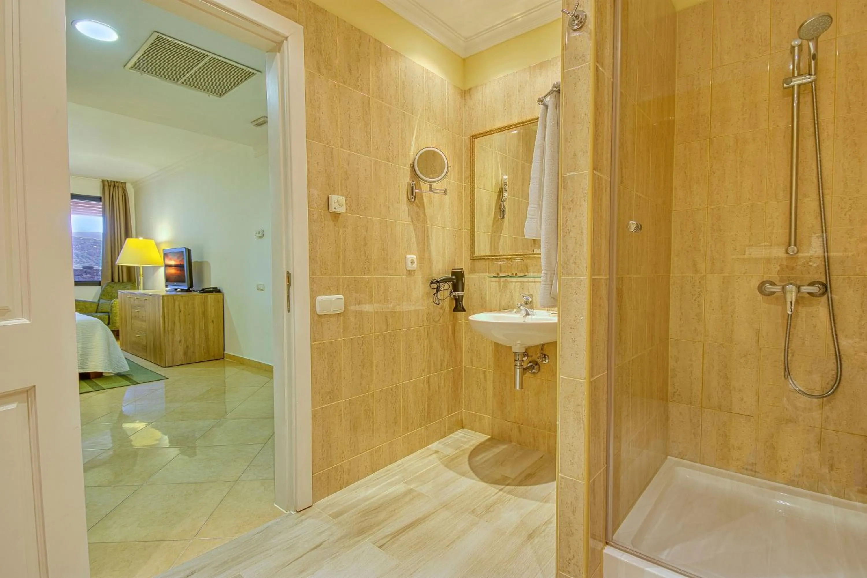 Bathroom in Casa León Royal Retreat
