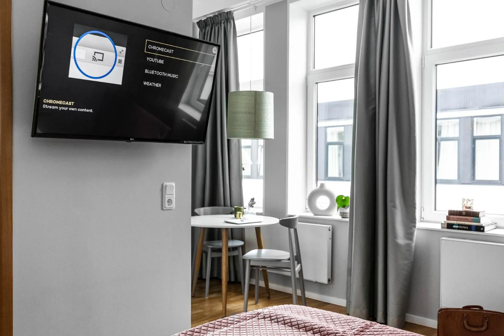 TV and multimedia in Biz Apartment Gärdet