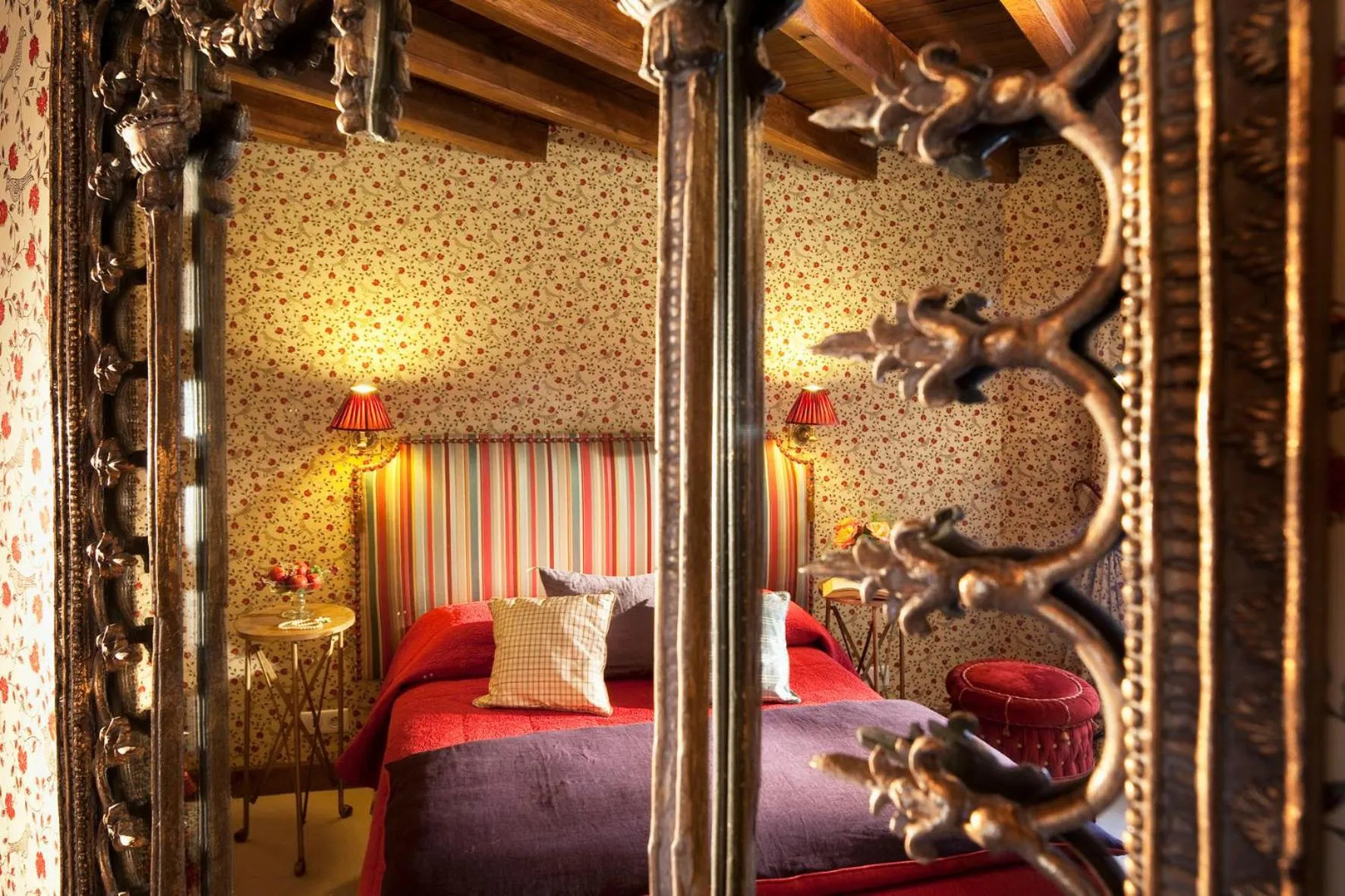 Photo of the whole room, Bed in Hotel De France