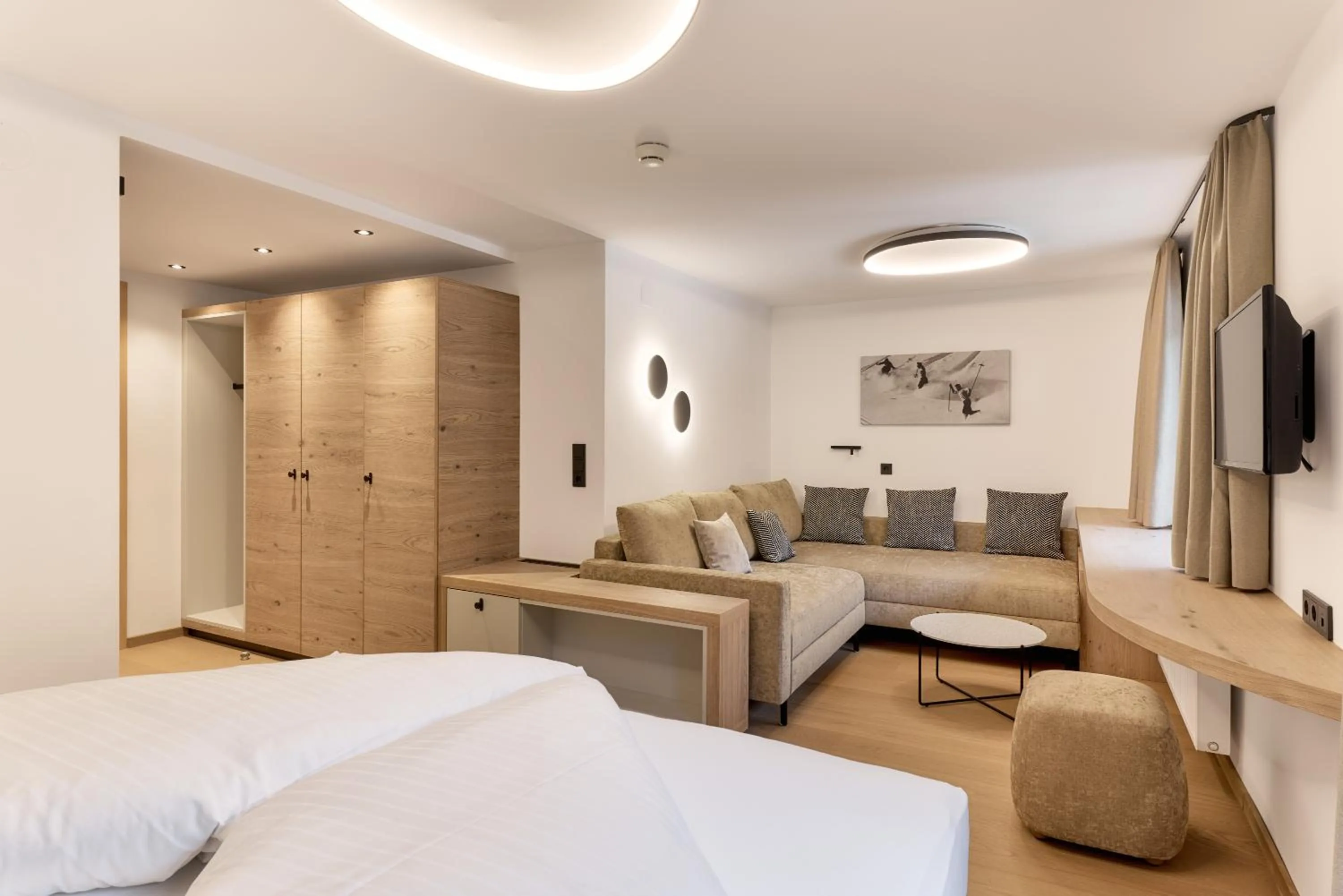 Bedroom, Bed in Quality Hosts Arlberg - Hotel Goldenes Kreuz B&B