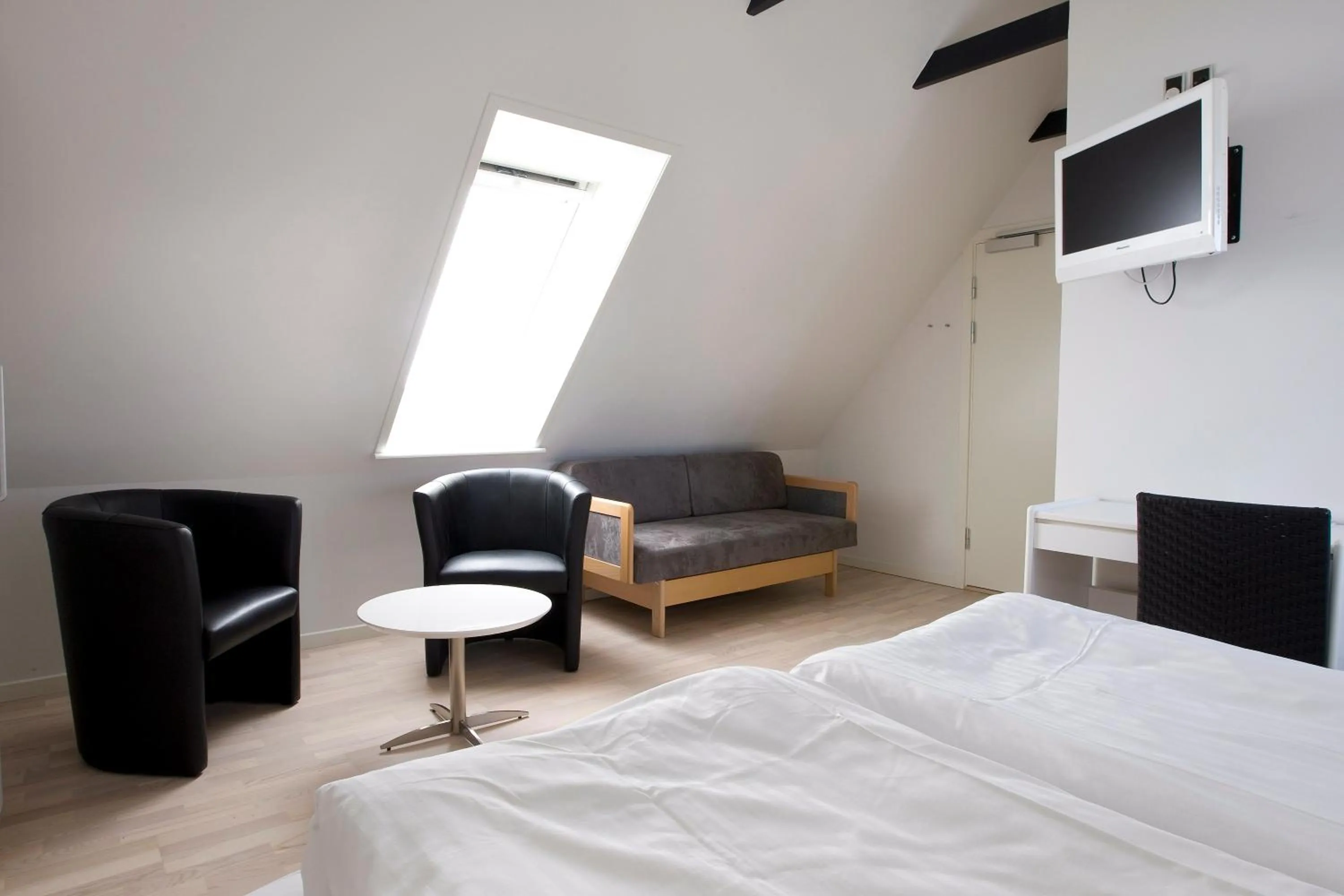 Photo of the whole room, Bed in Hotel Troense