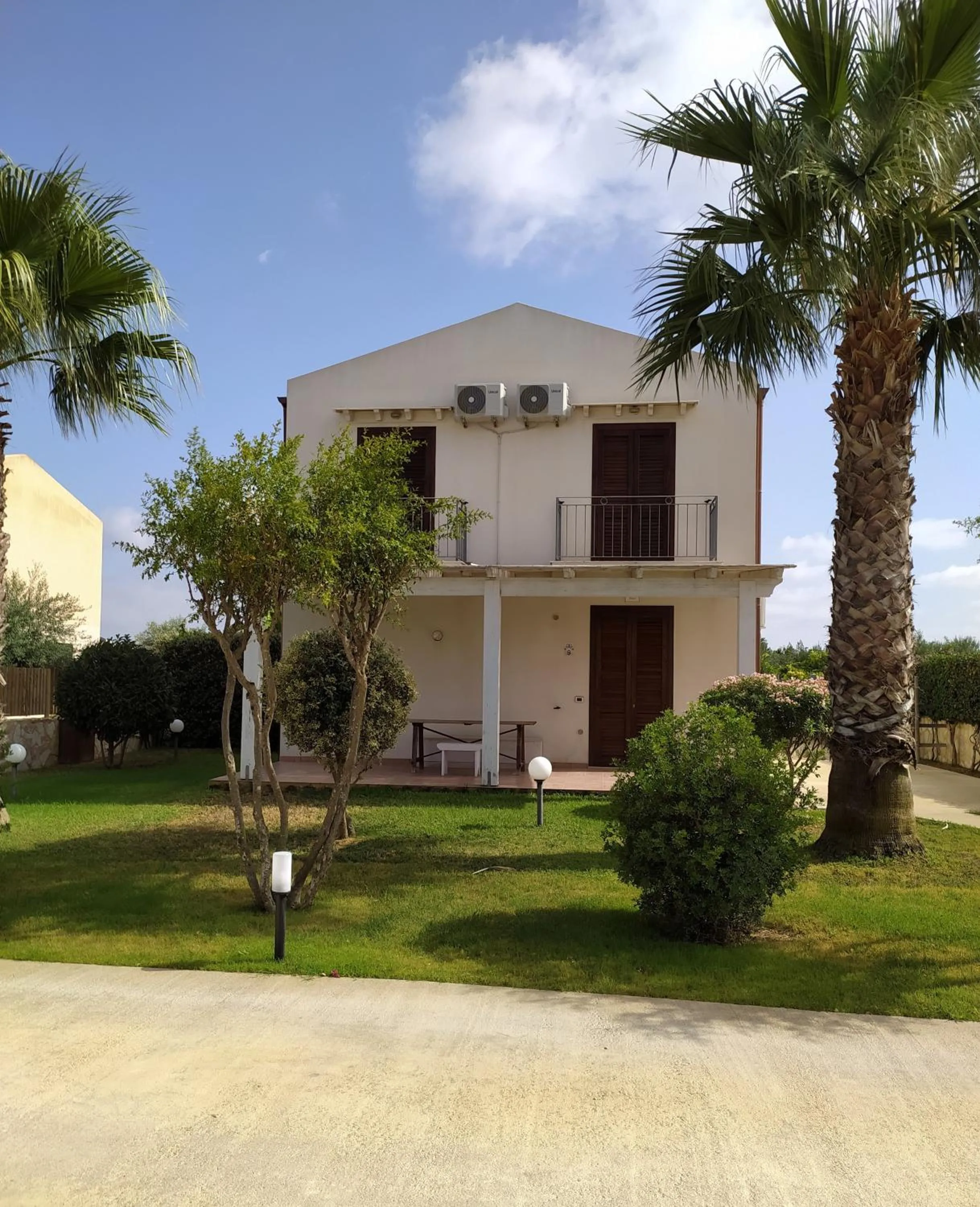 Facade/entrance in Oasi Guzzetta Hotel&Case Vacanze