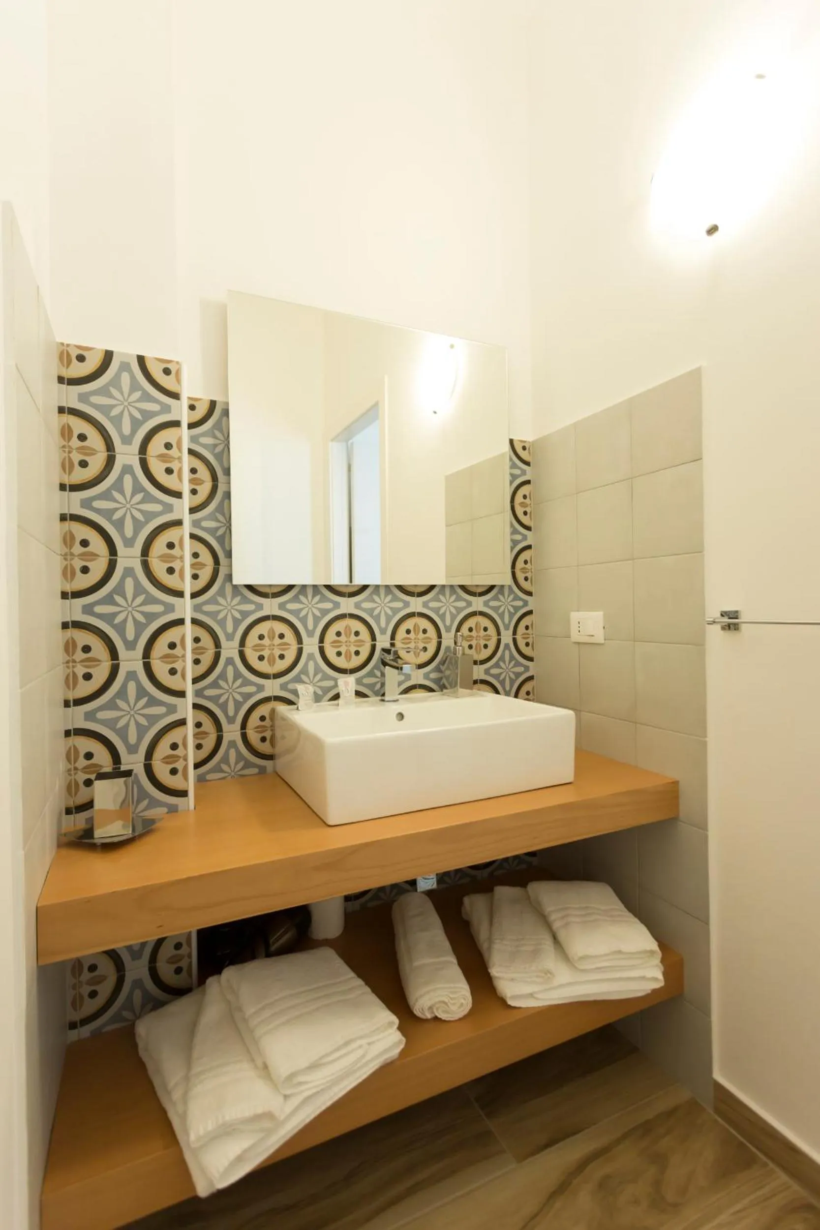 Bathroom, Bed in Oasi Guzzetta Hotel&Case Vacanze