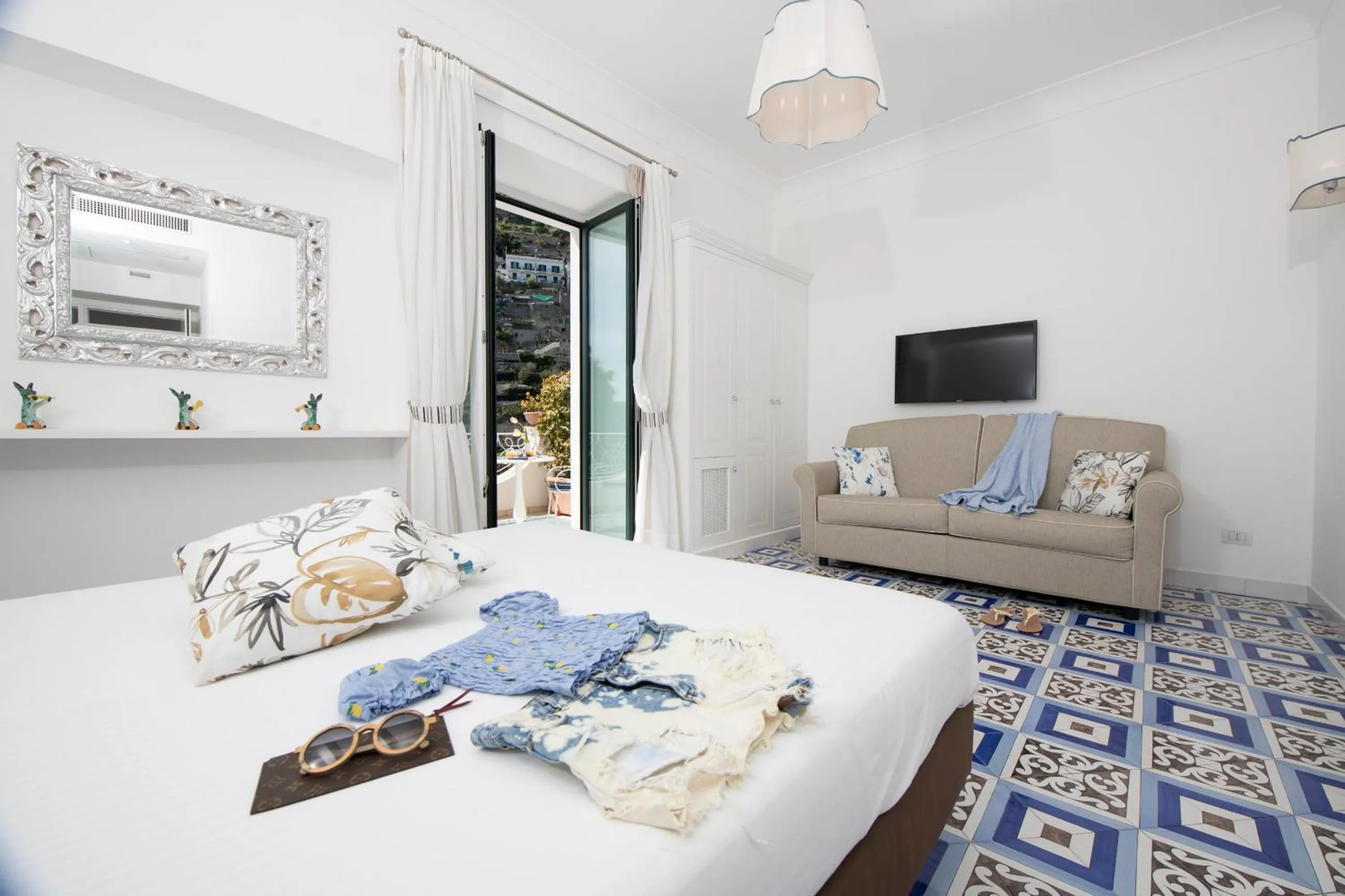 Bed in Villa Guarracino Amalfi