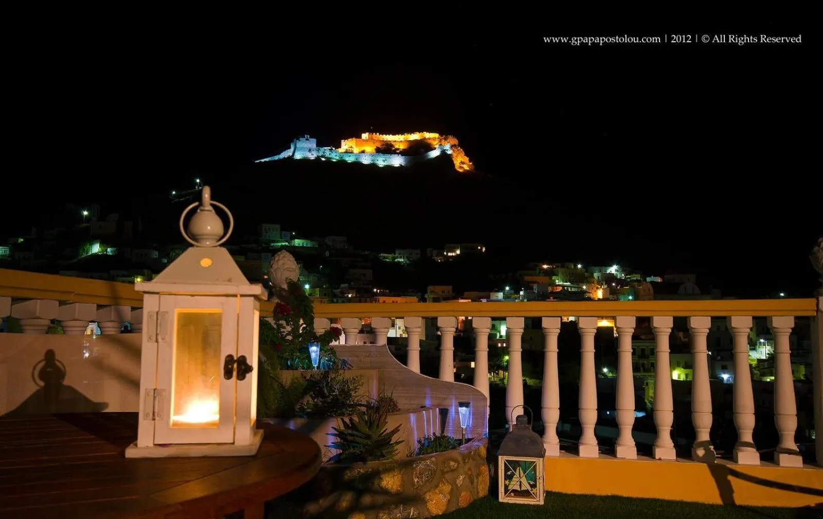 Text overlay in Elefteria Hotel