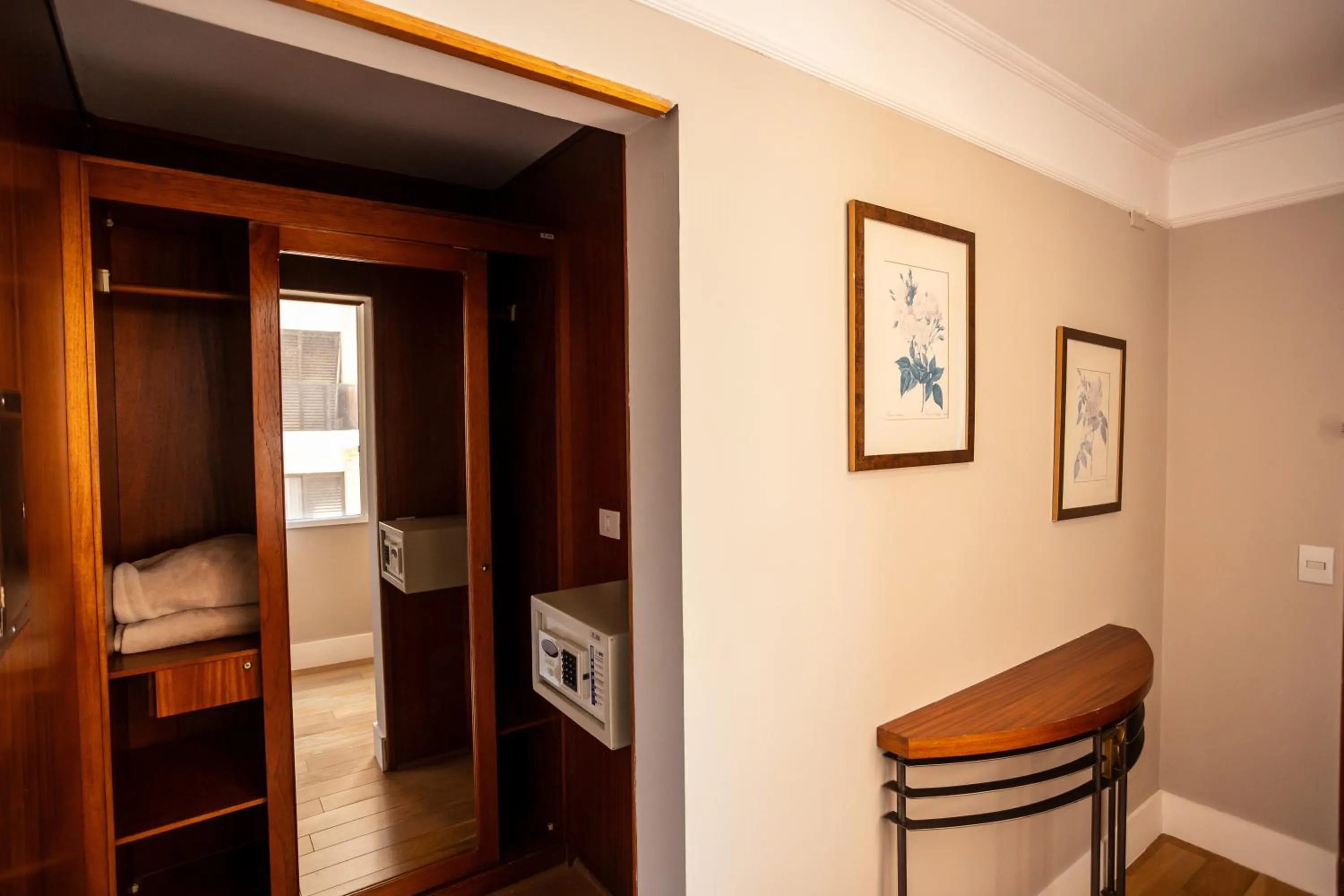 safe, Bed in Hotel Trianon Paulista