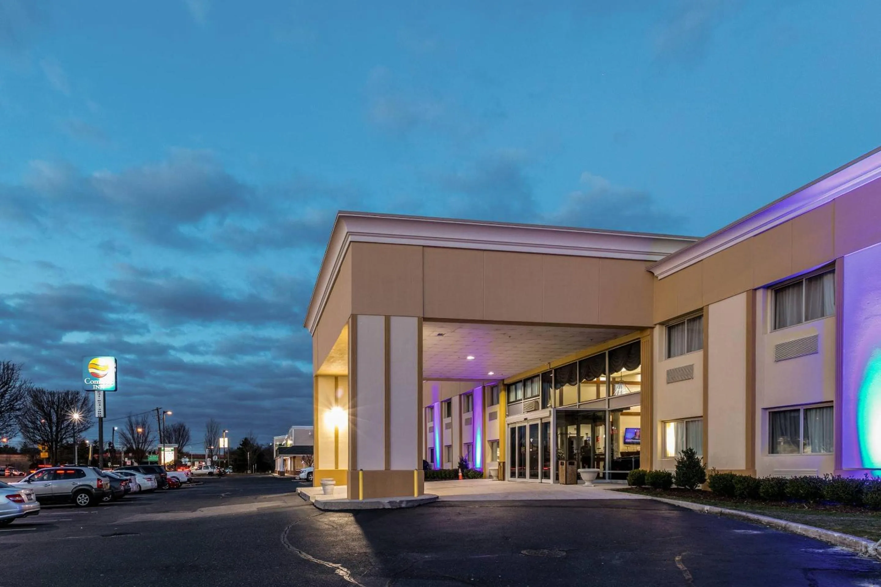 Property building in Comfort Inn Medford-Long Island