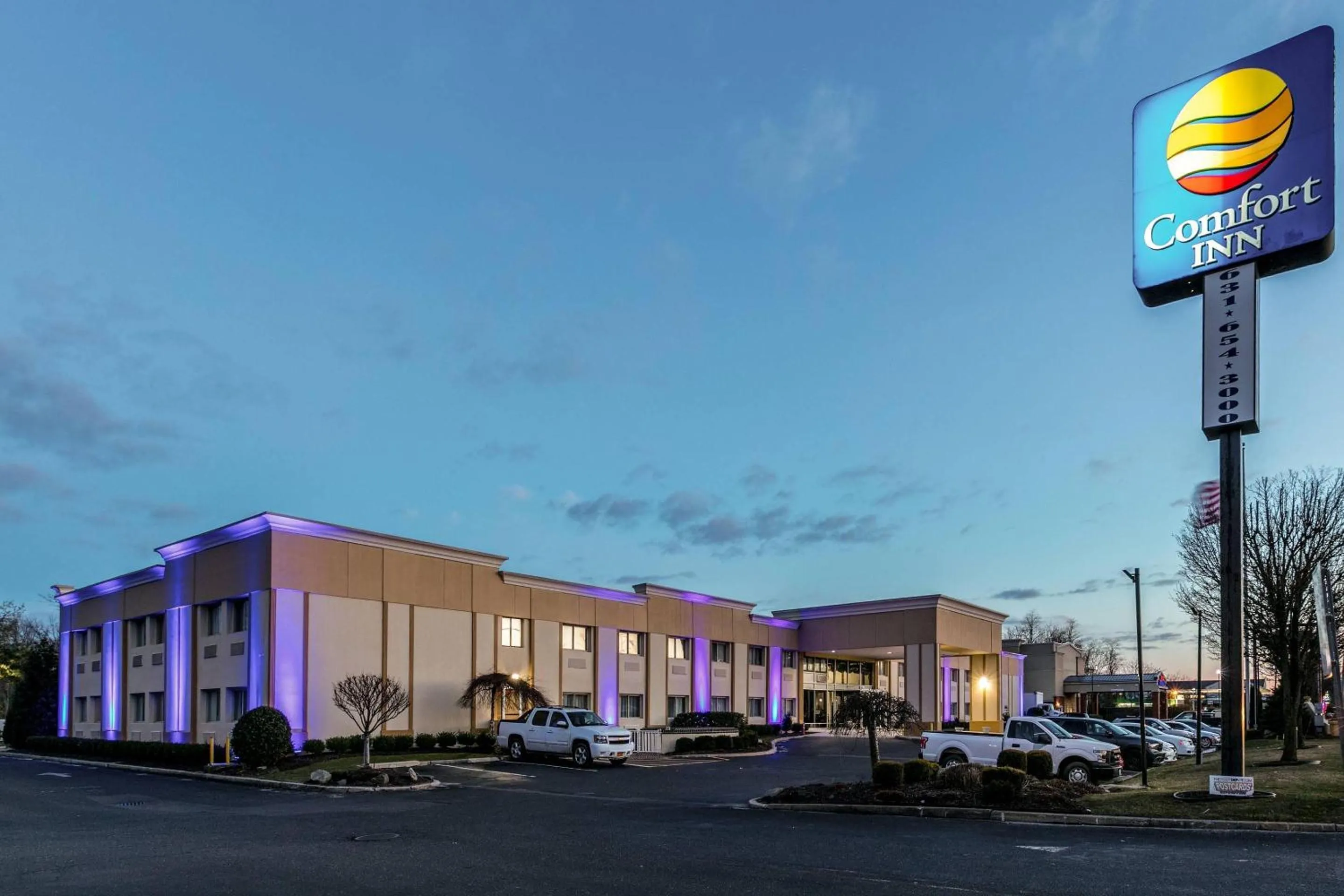 Property building in Comfort Inn Medford-Long Island