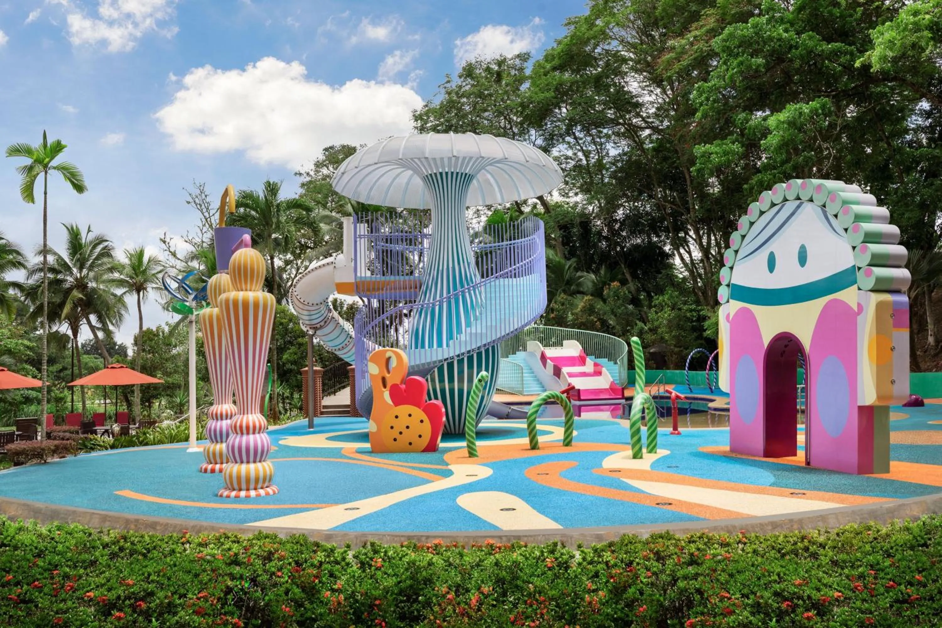 Swimming pool in Putrajaya Marriott Hotel