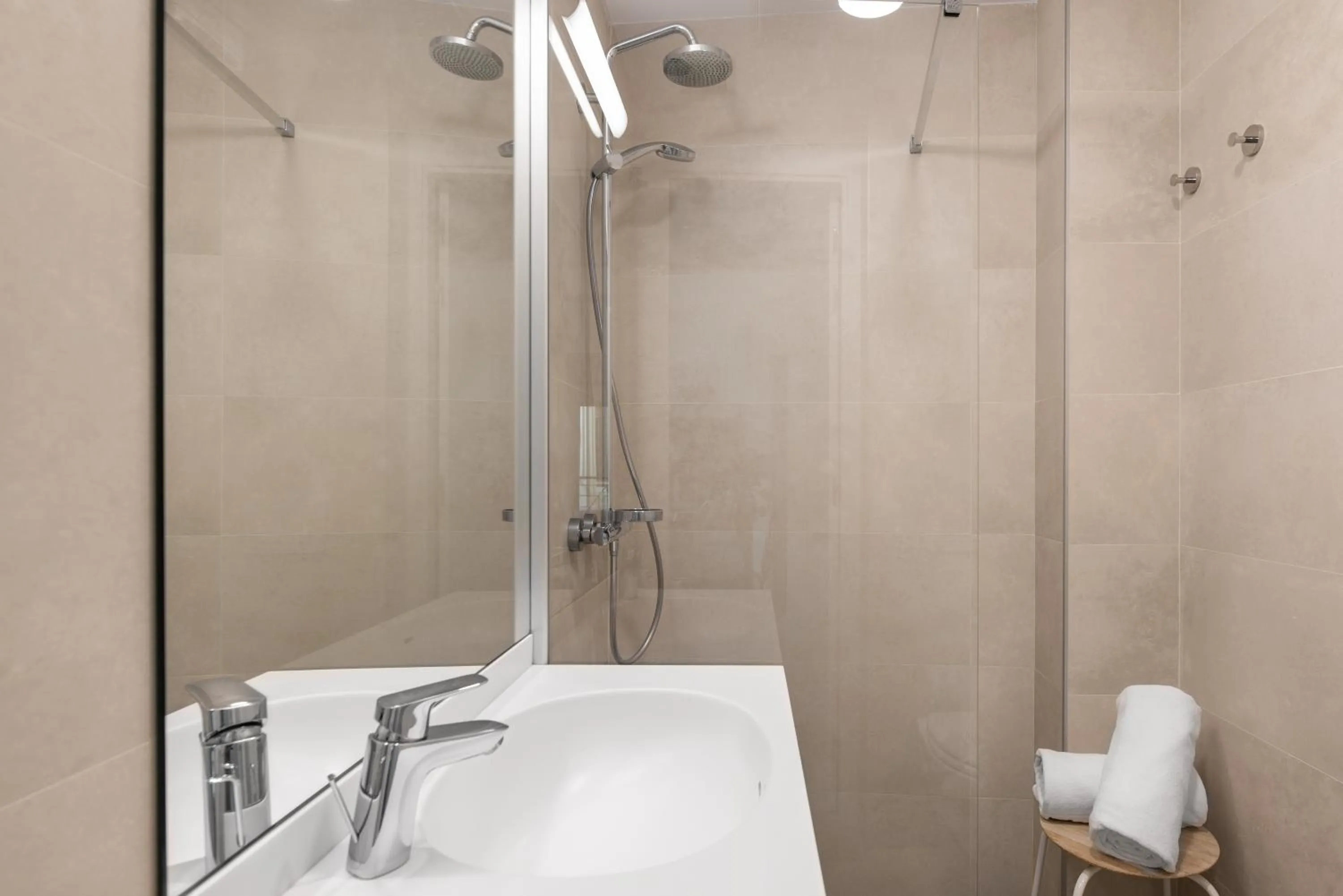 Shower in Apartamentos Suite The Way