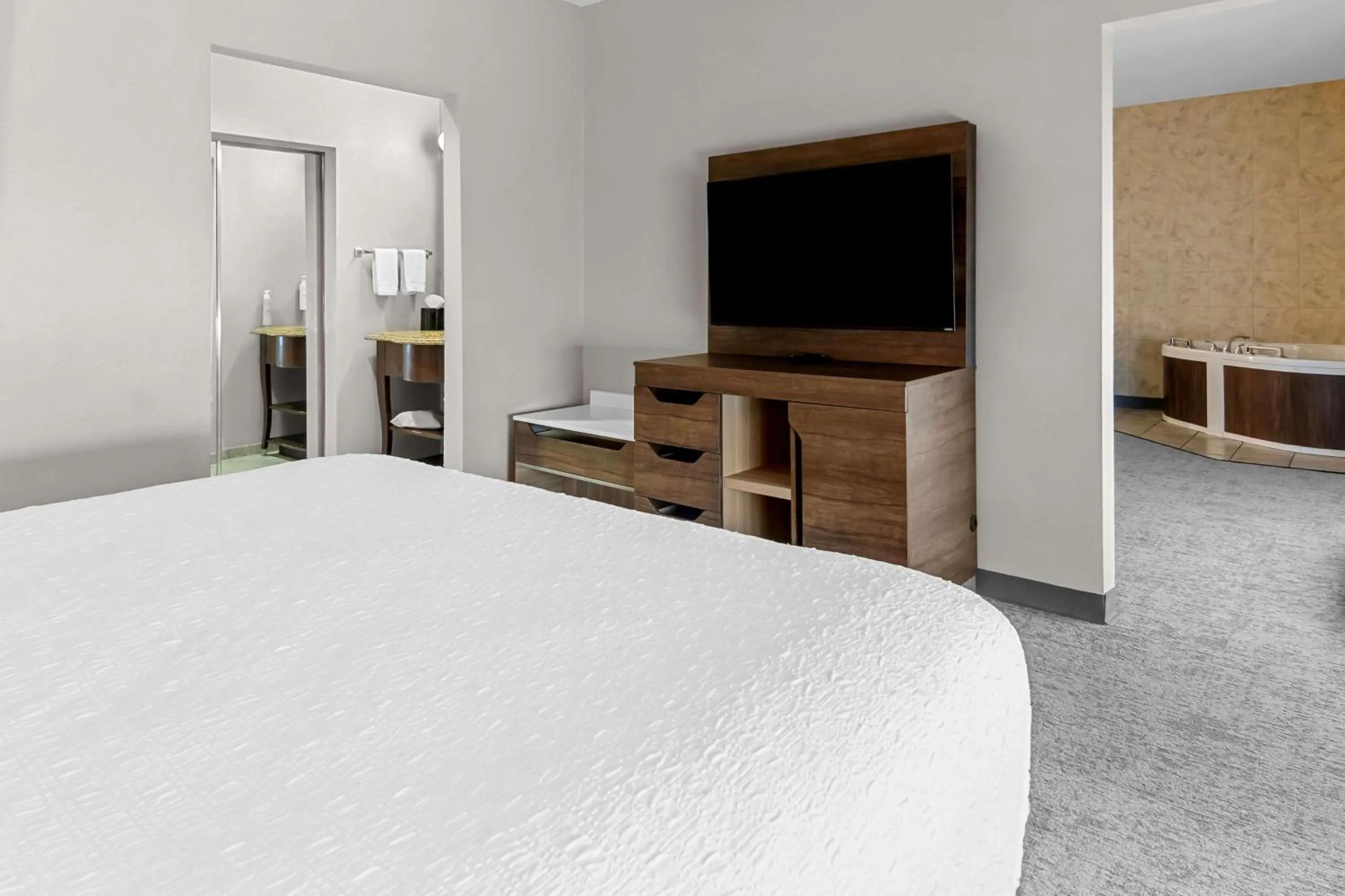 Bed in Hampton Inn & Suites Abilene I-20