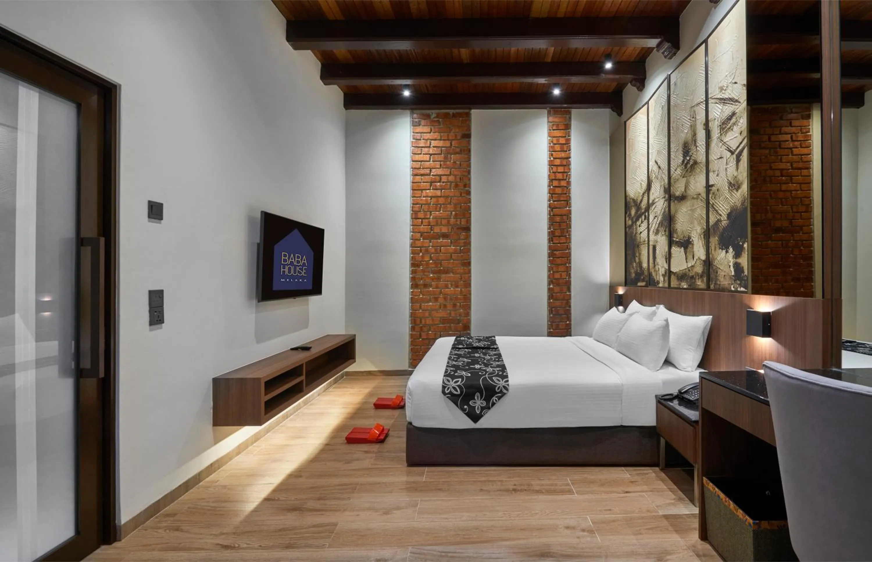 Property building, Bed in Baba House Melaka