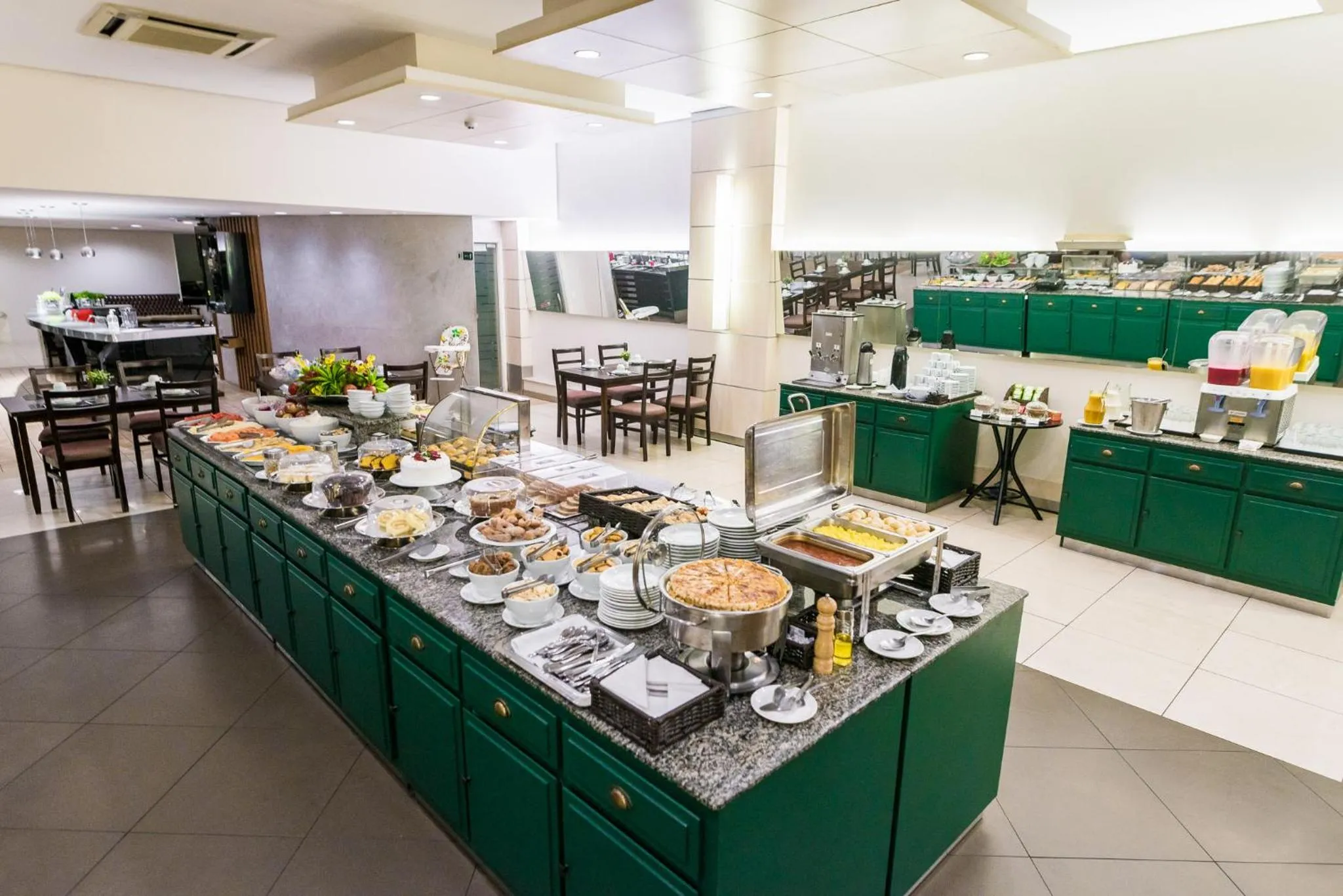 Breakfast in Hotel Boulevard