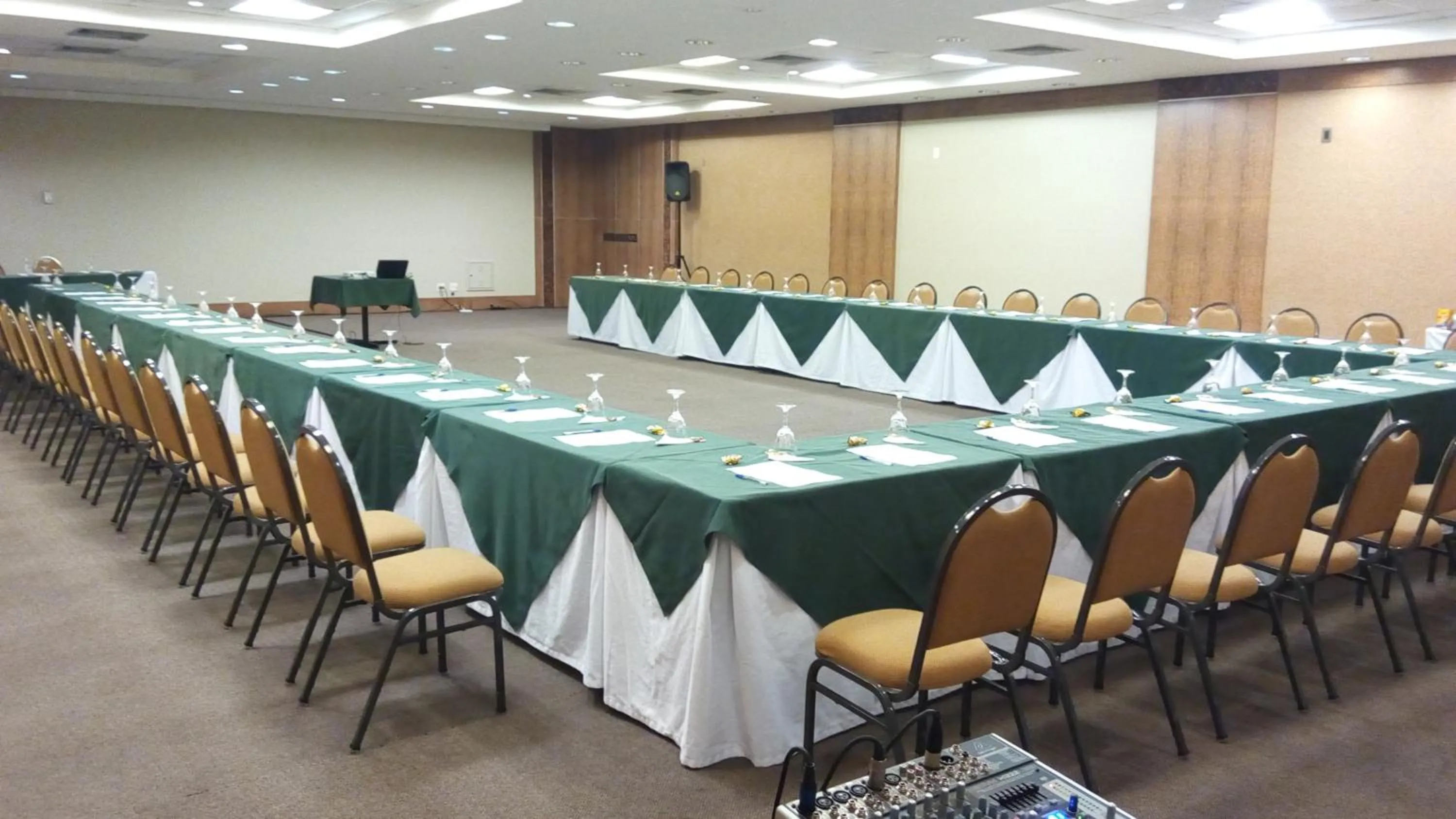 Business facilities in Hotel Boulevard
