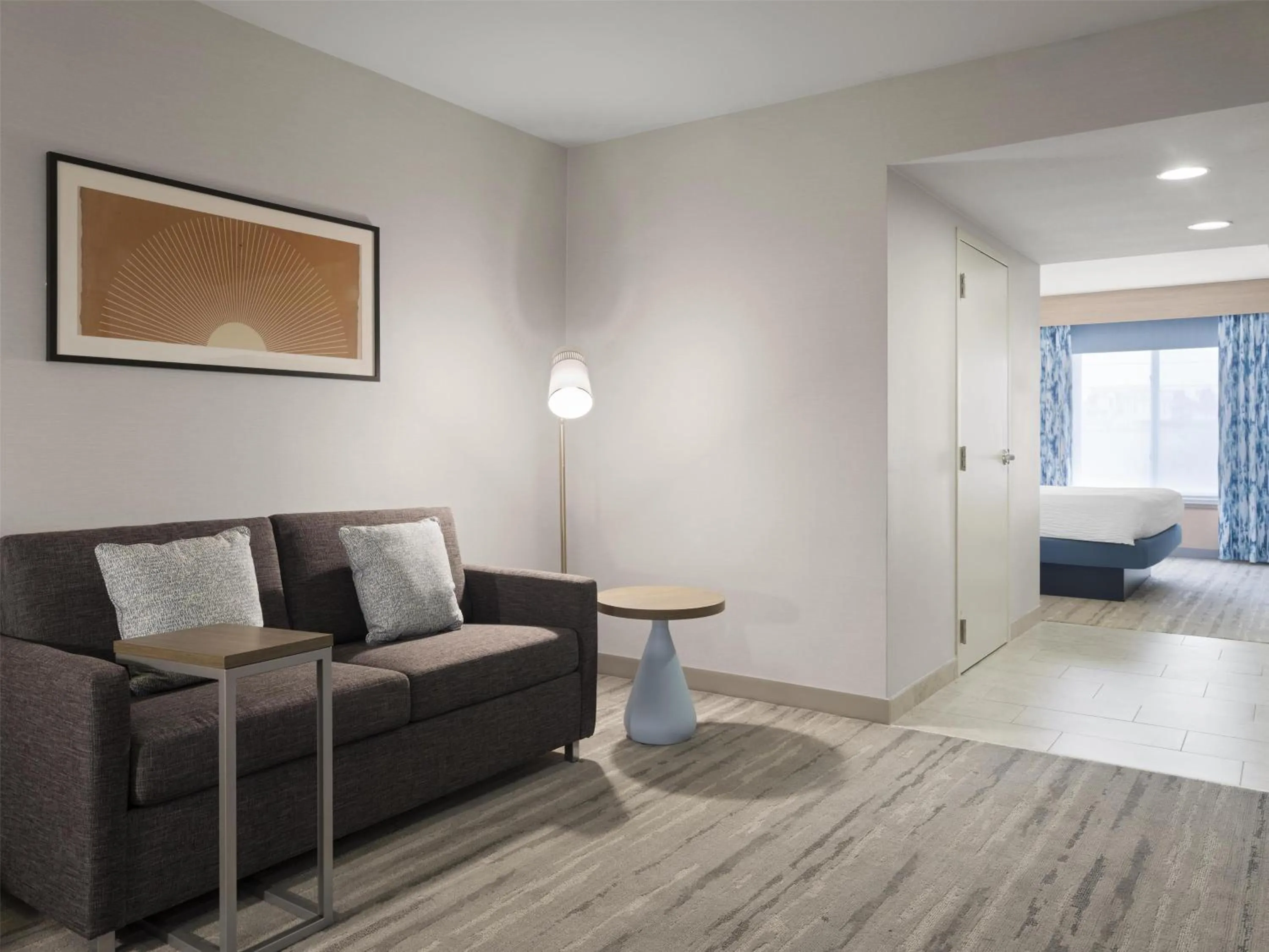 Living room, Bed in Hilton Garden Inn Albuquerque Airport