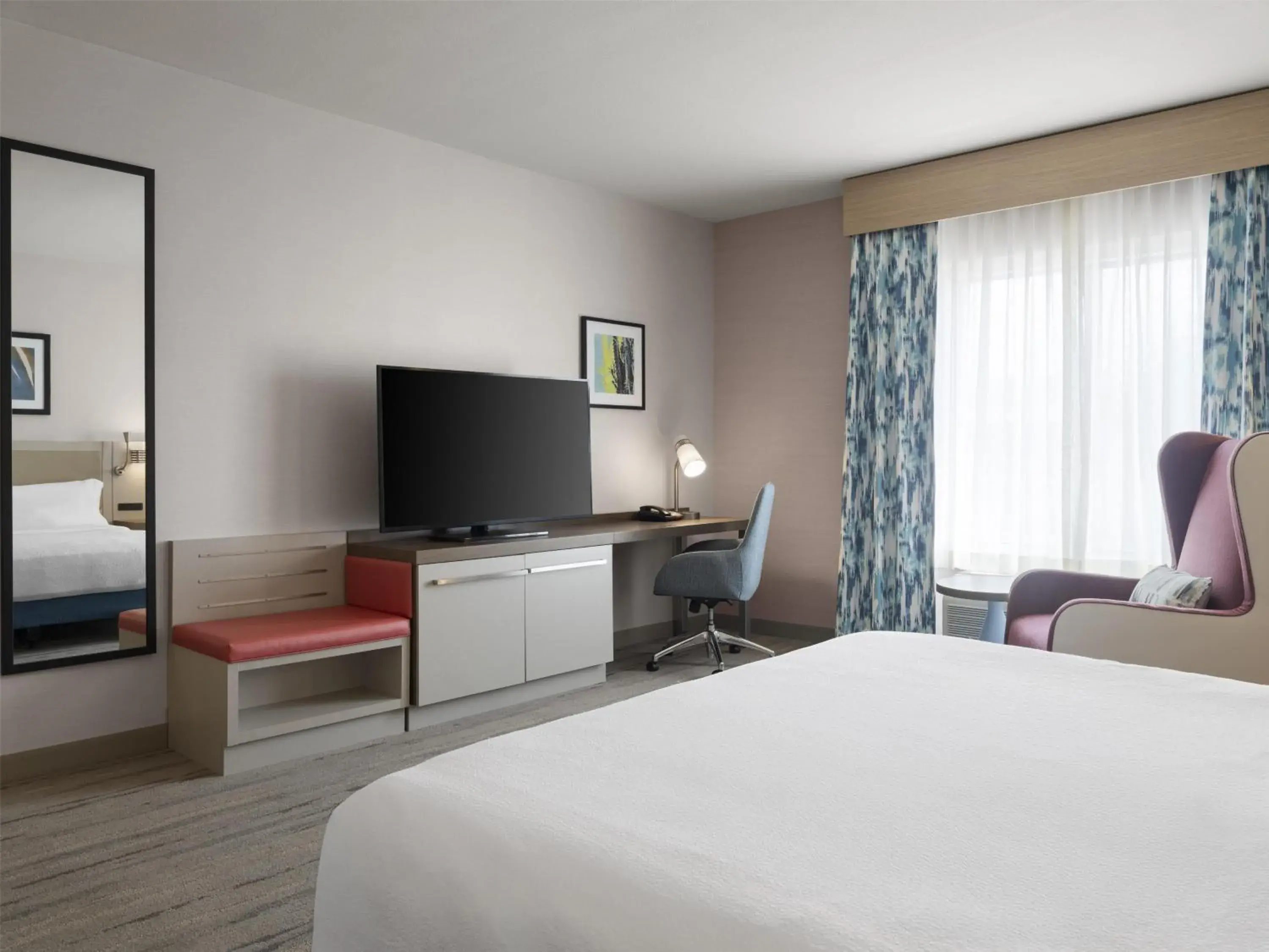 King Room with Roll-In Shower - Mobility Access in Hilton Garden Inn Albuquerque Airport King Room with Roll-In Shower - Mobility Access in Hilton Garden Inn Albuquerque Airport