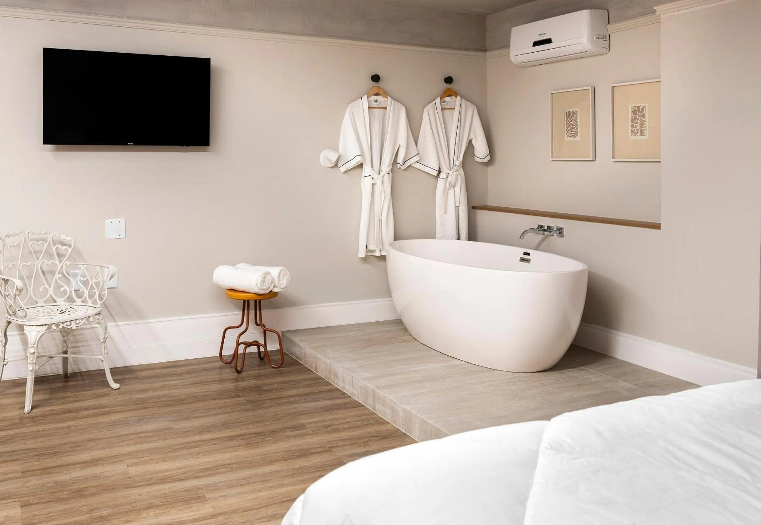 Photo of the whole room in HM Hotel