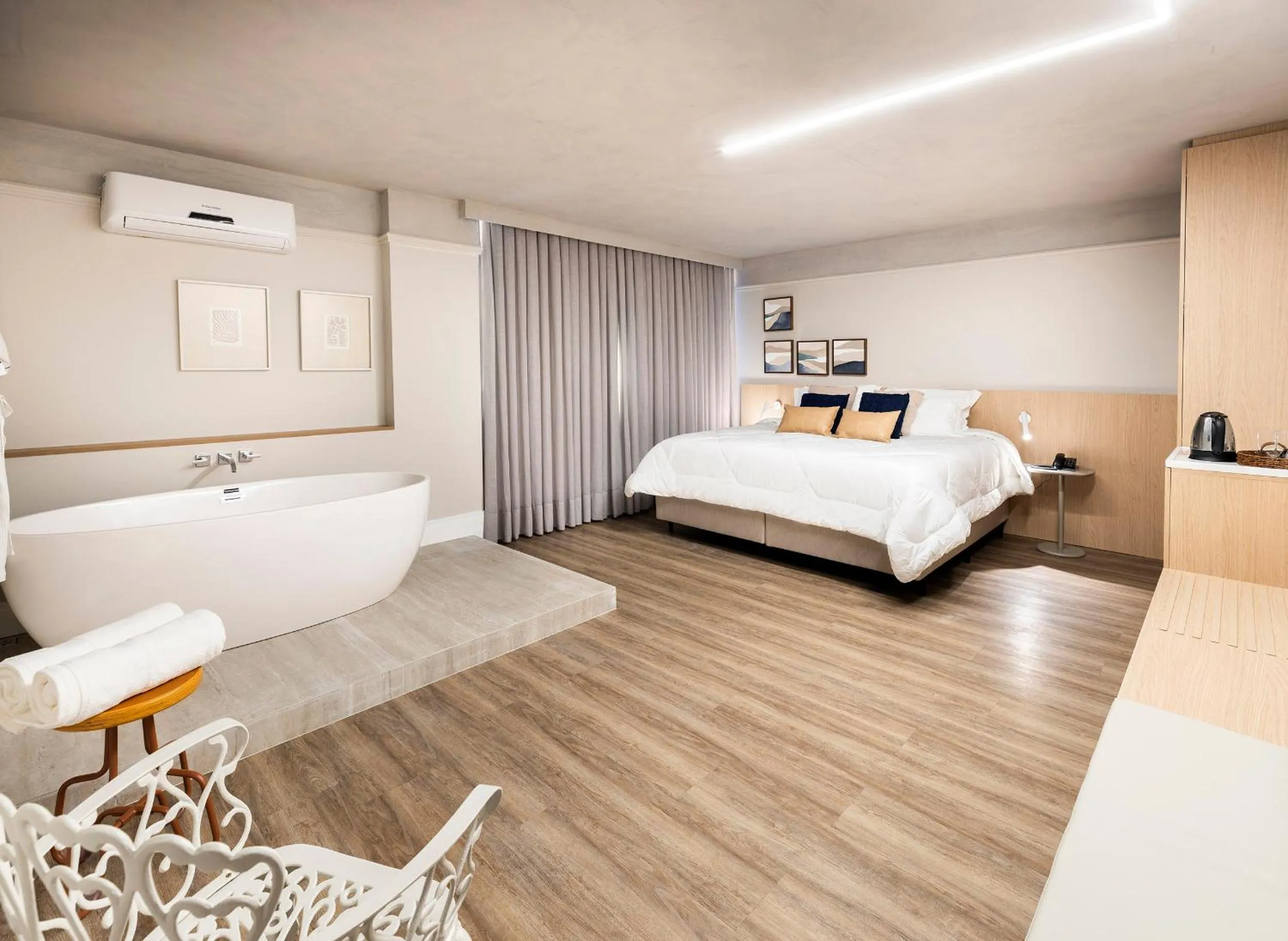 Photo of the whole room, Bed in HM Hotel