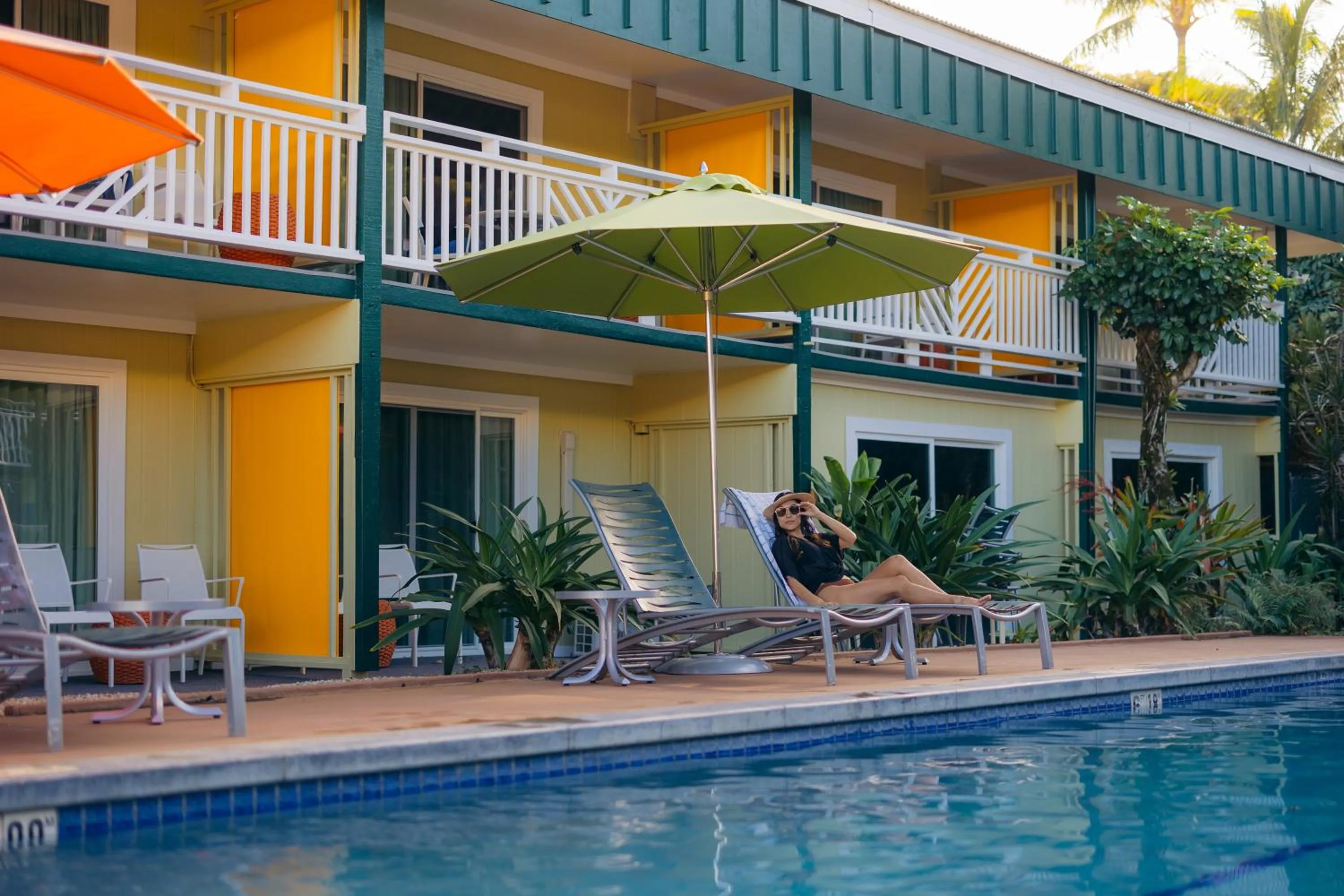 Swimming pool in Kauai Shores Hotel