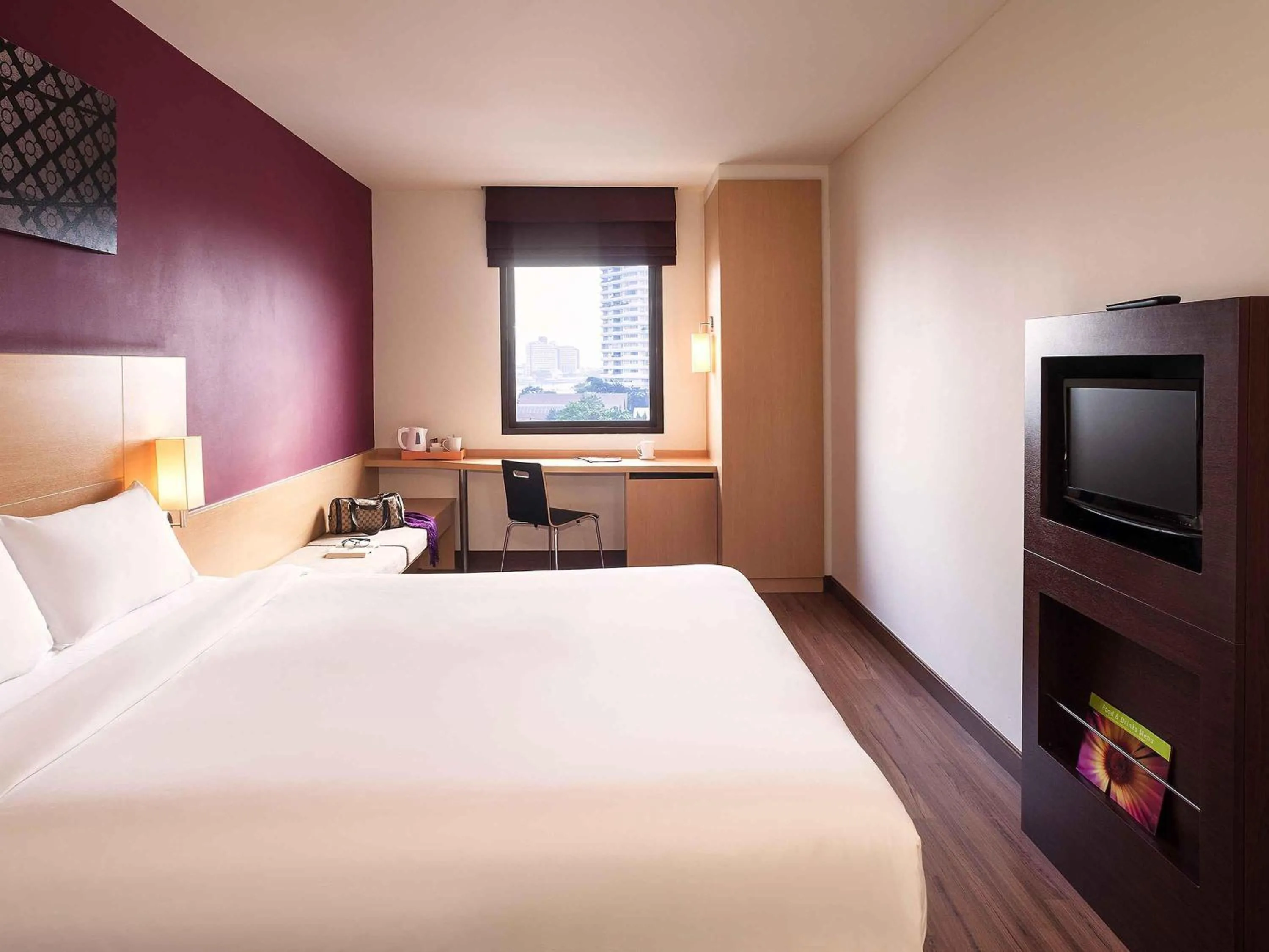 Bedroom, Bed in Ibis Bangkok Riverside