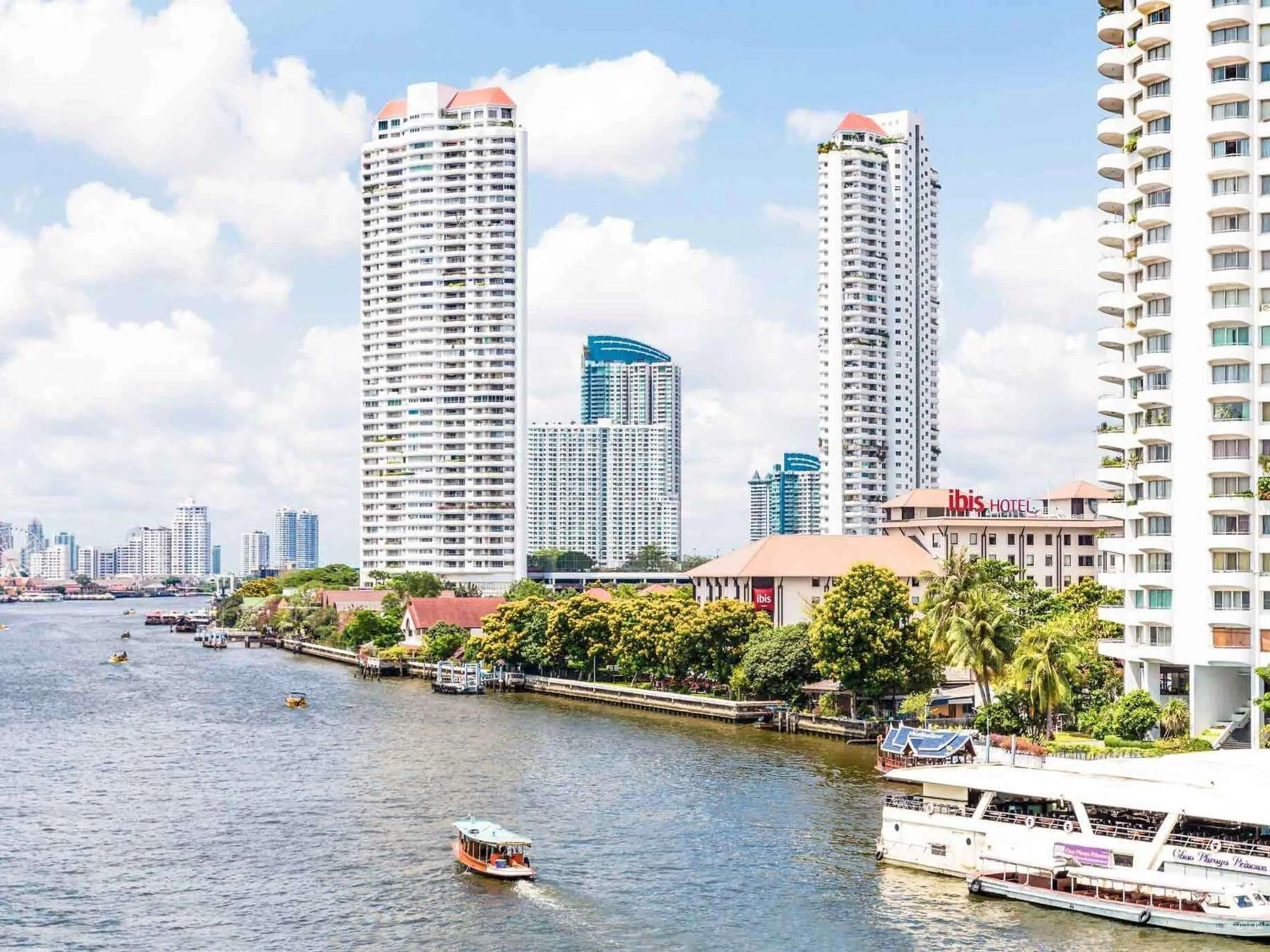 Property building in Ibis Bangkok Riverside