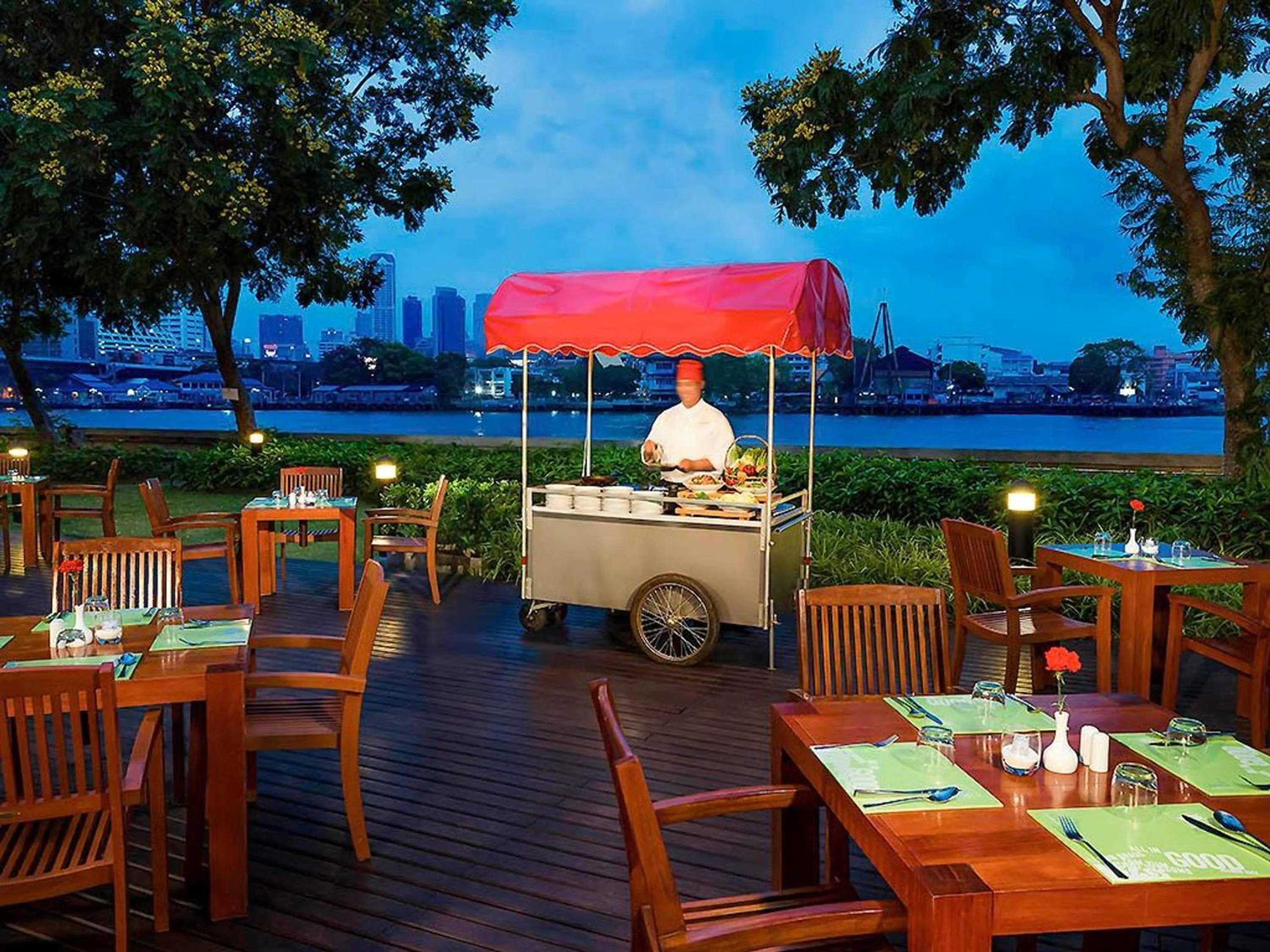 Restaurant/places to eat in Ibis Bangkok Riverside