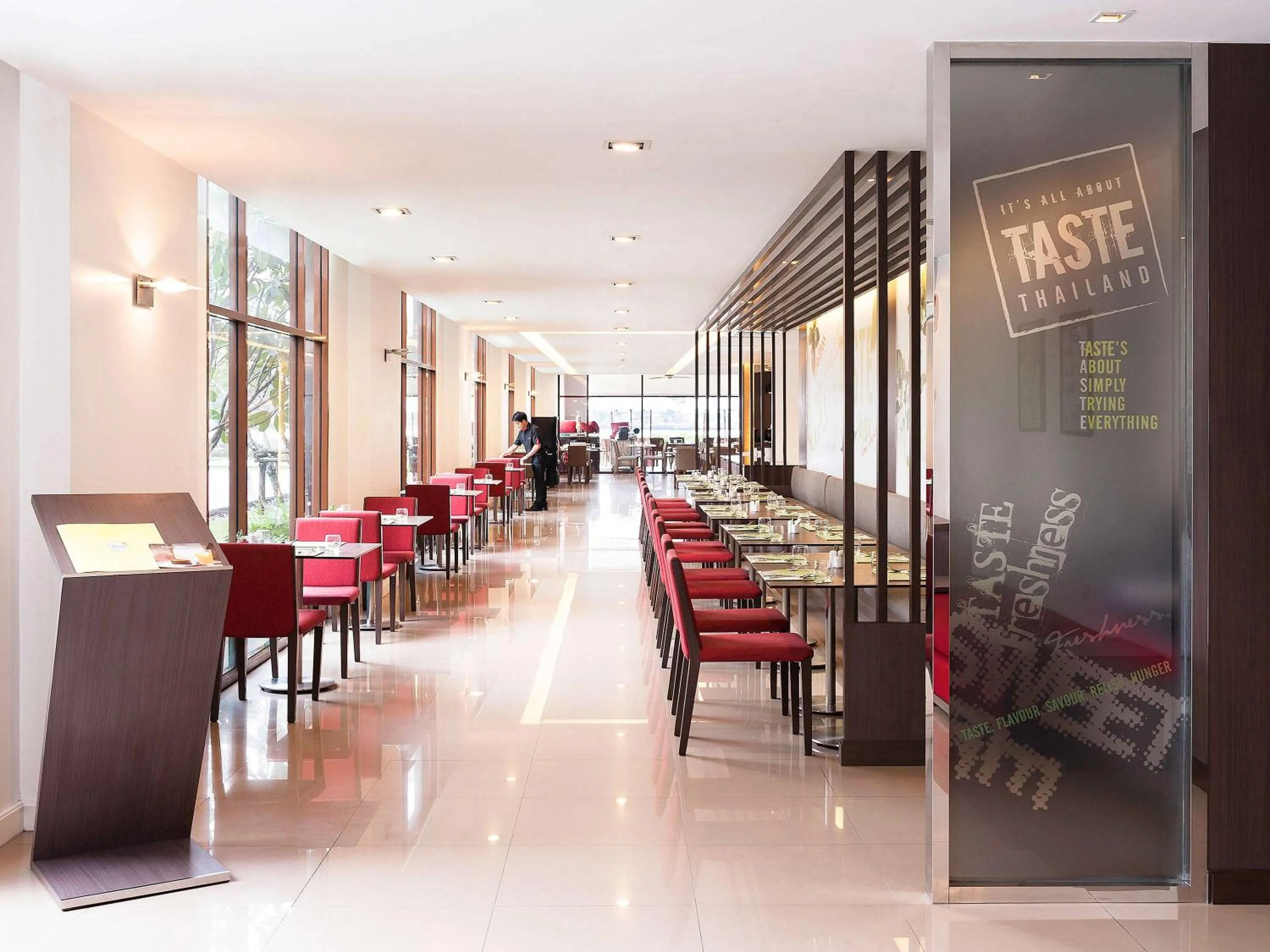 Restaurant/places to eat in Ibis Bangkok Riverside