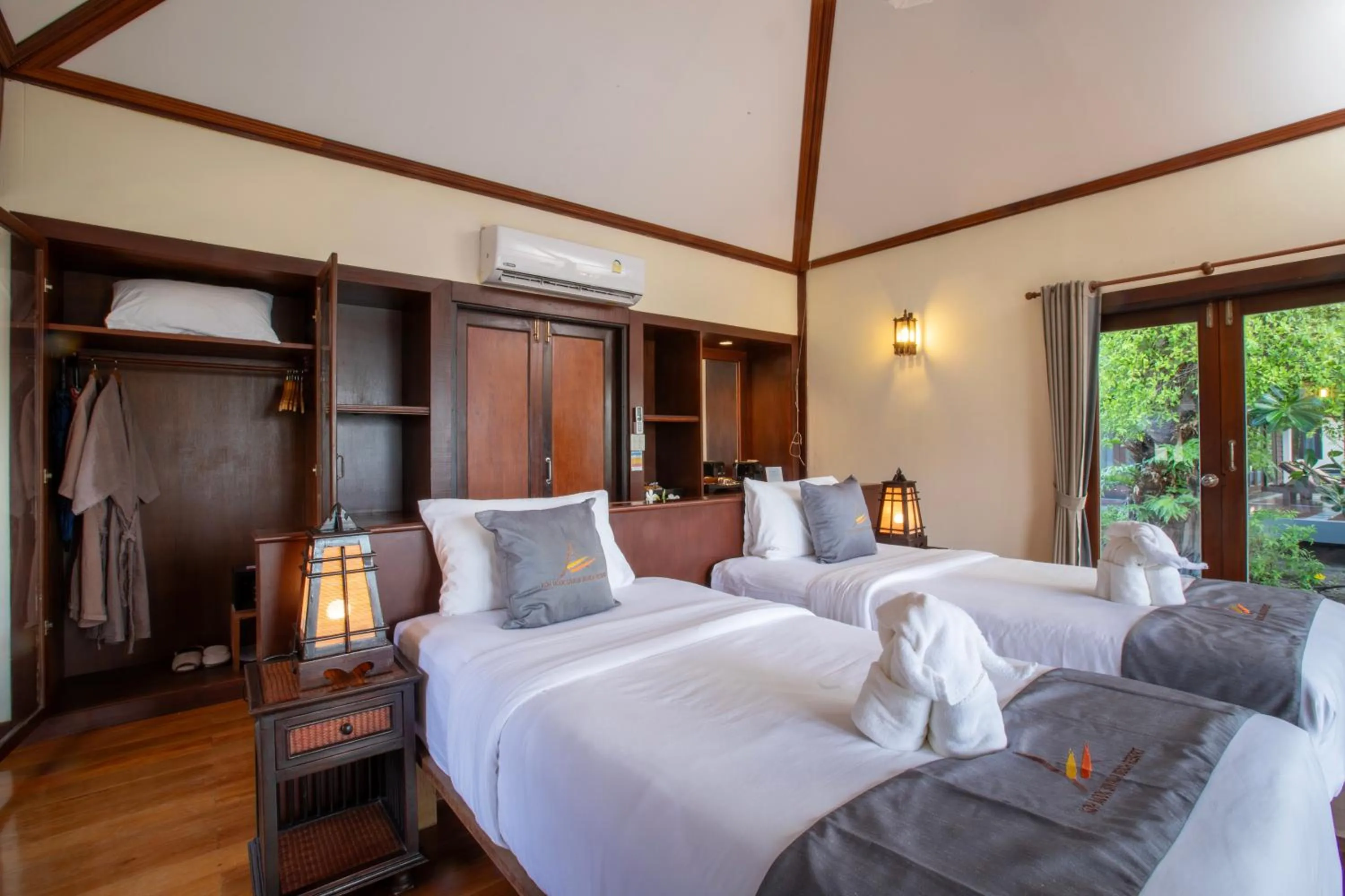 Bed in Koh Mook Sivalai Beach Resort