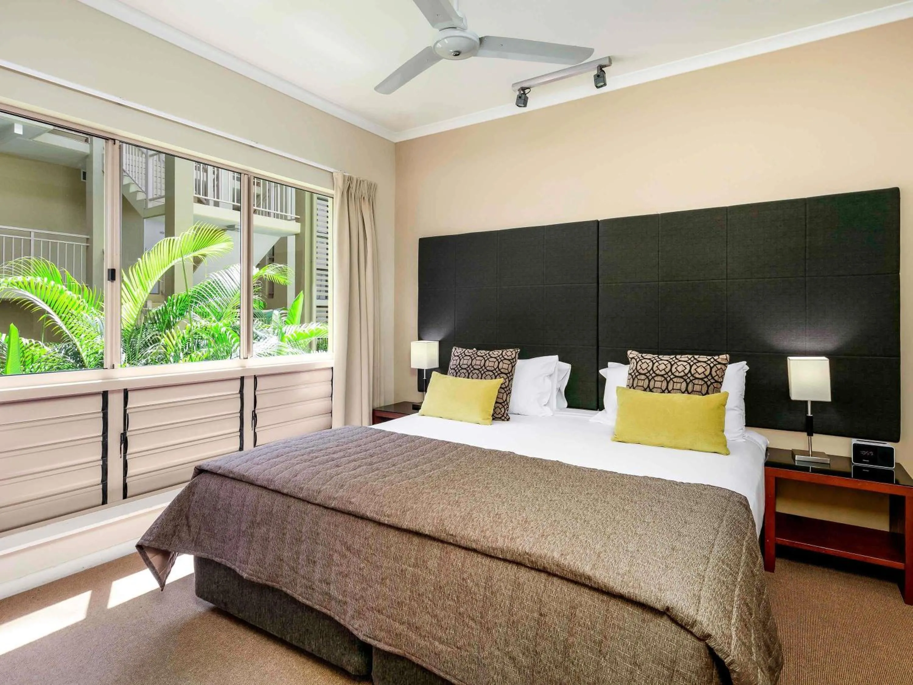 Bedroom, Bed in Mantra Amphora