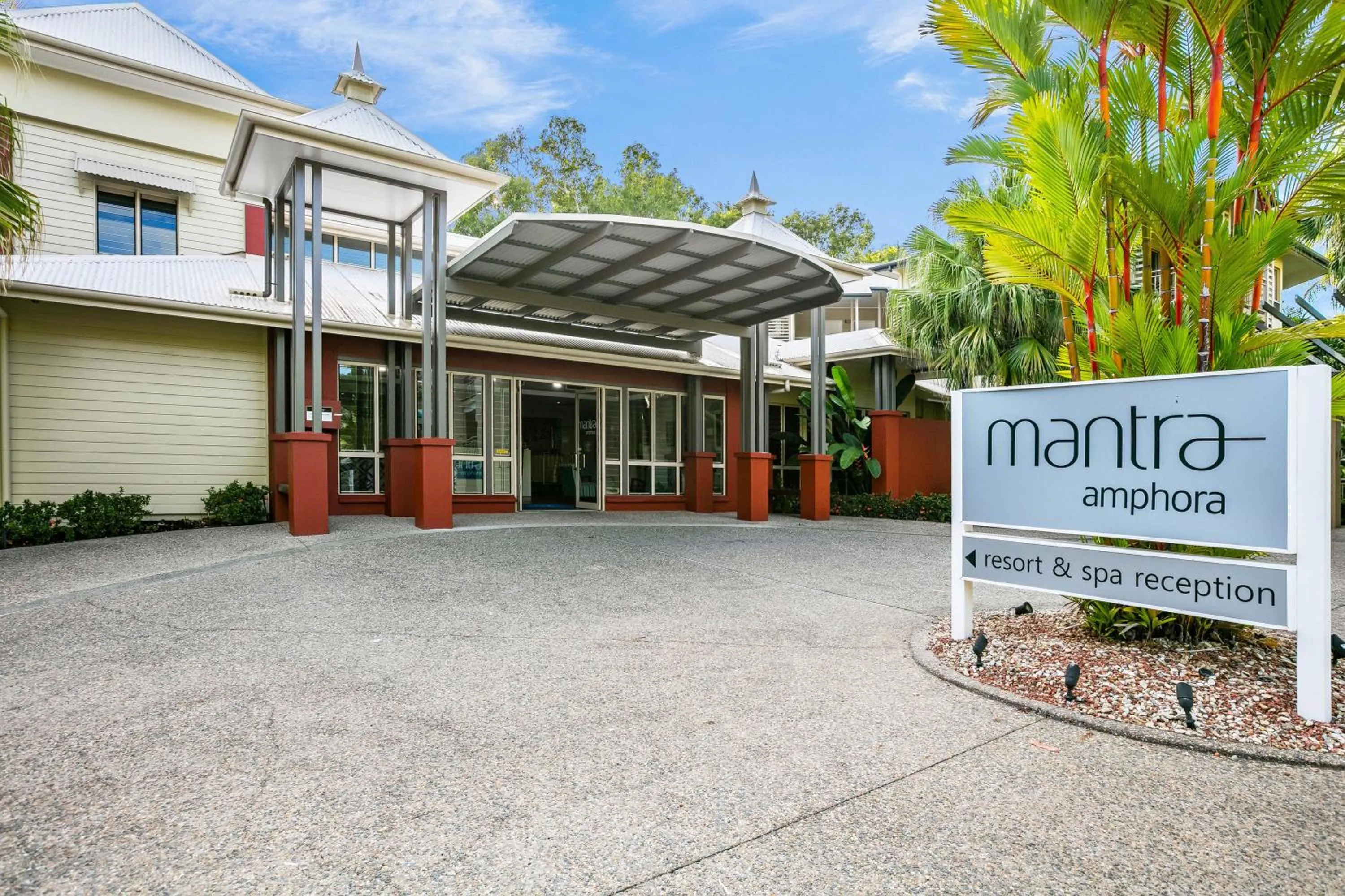 Facade/entrance in Mantra Amphora