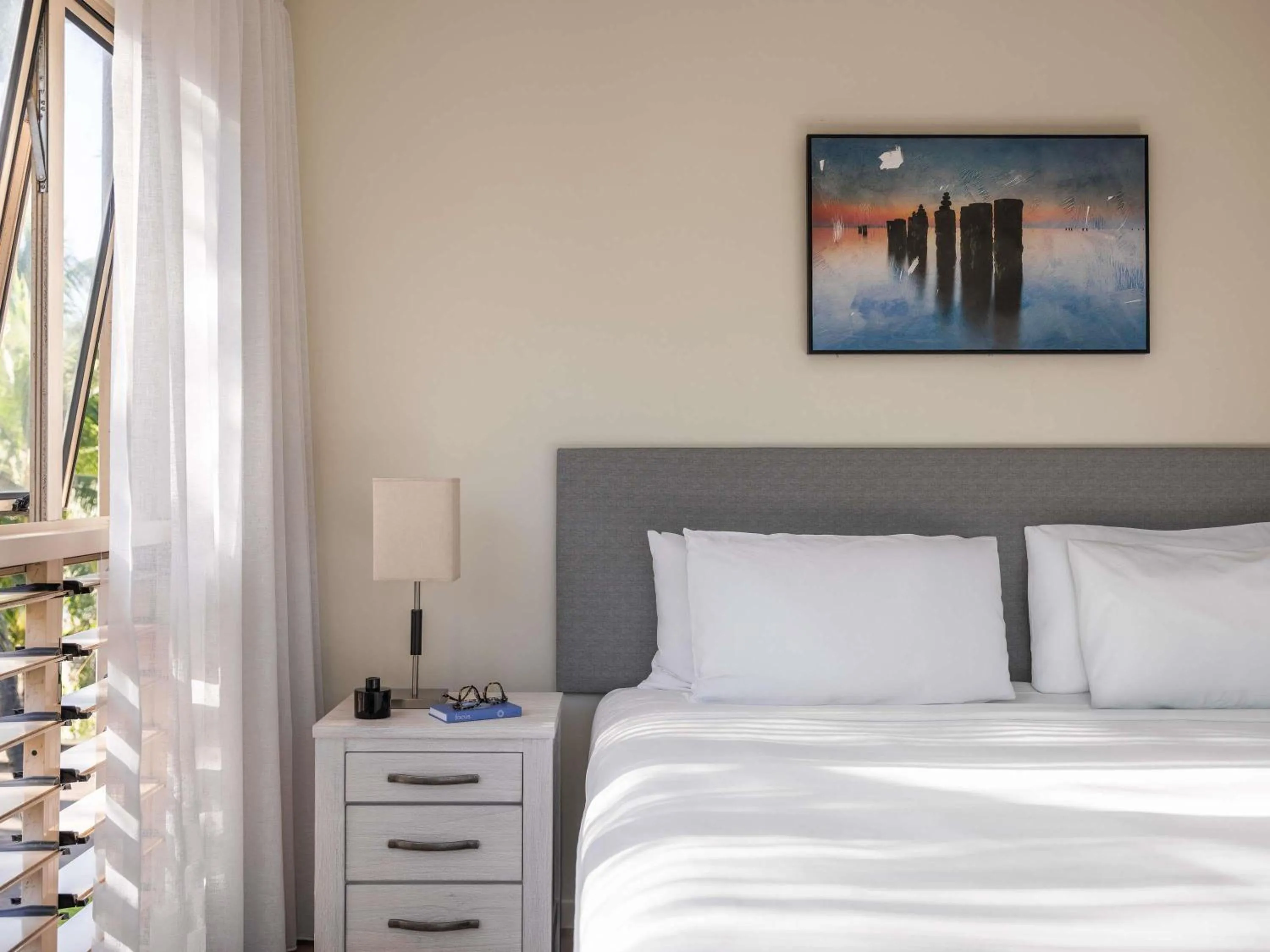 Bedroom, Bed in Mantra Amphora