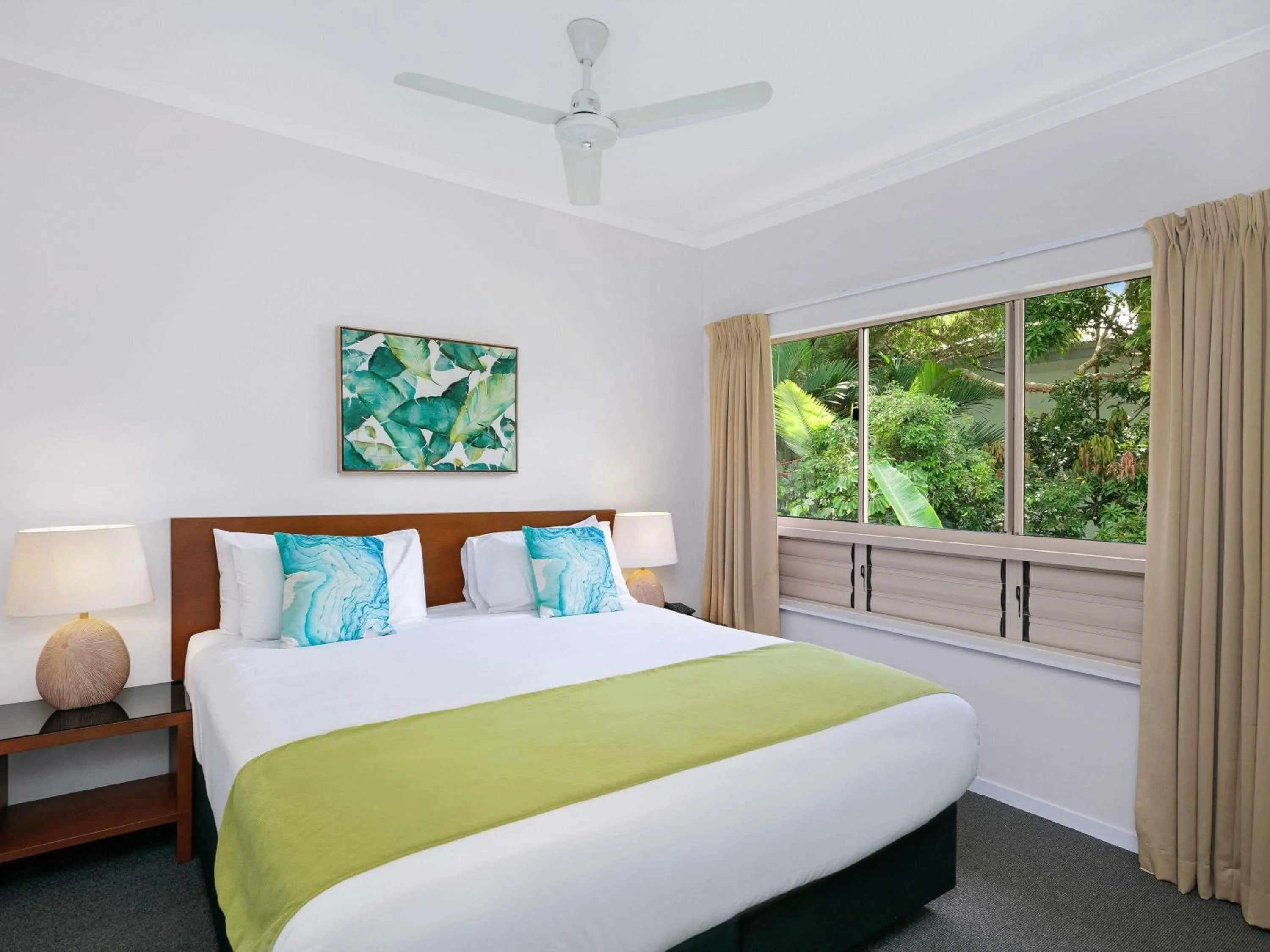 Bedroom, Bed in Mantra Amphora