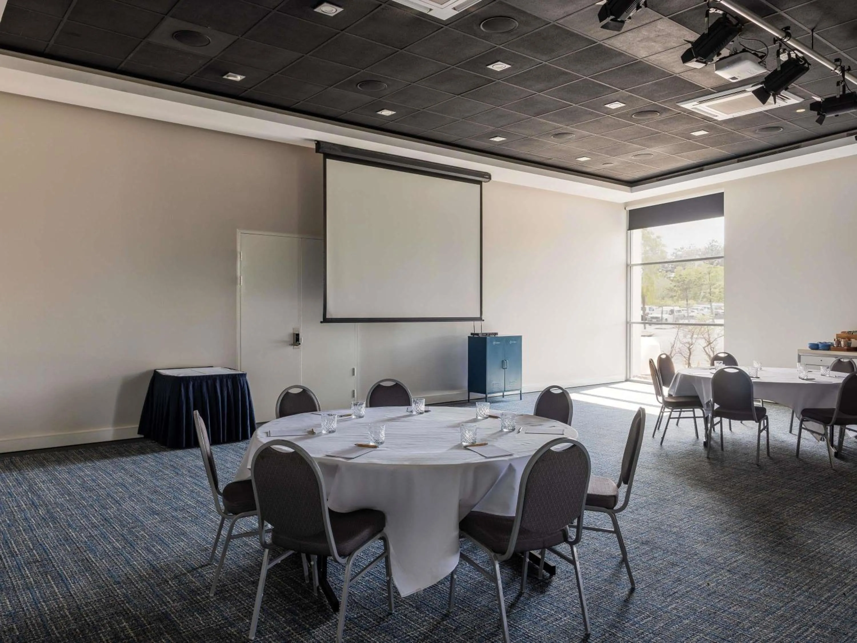 Meeting/conference room in Peppers Blue on Blue