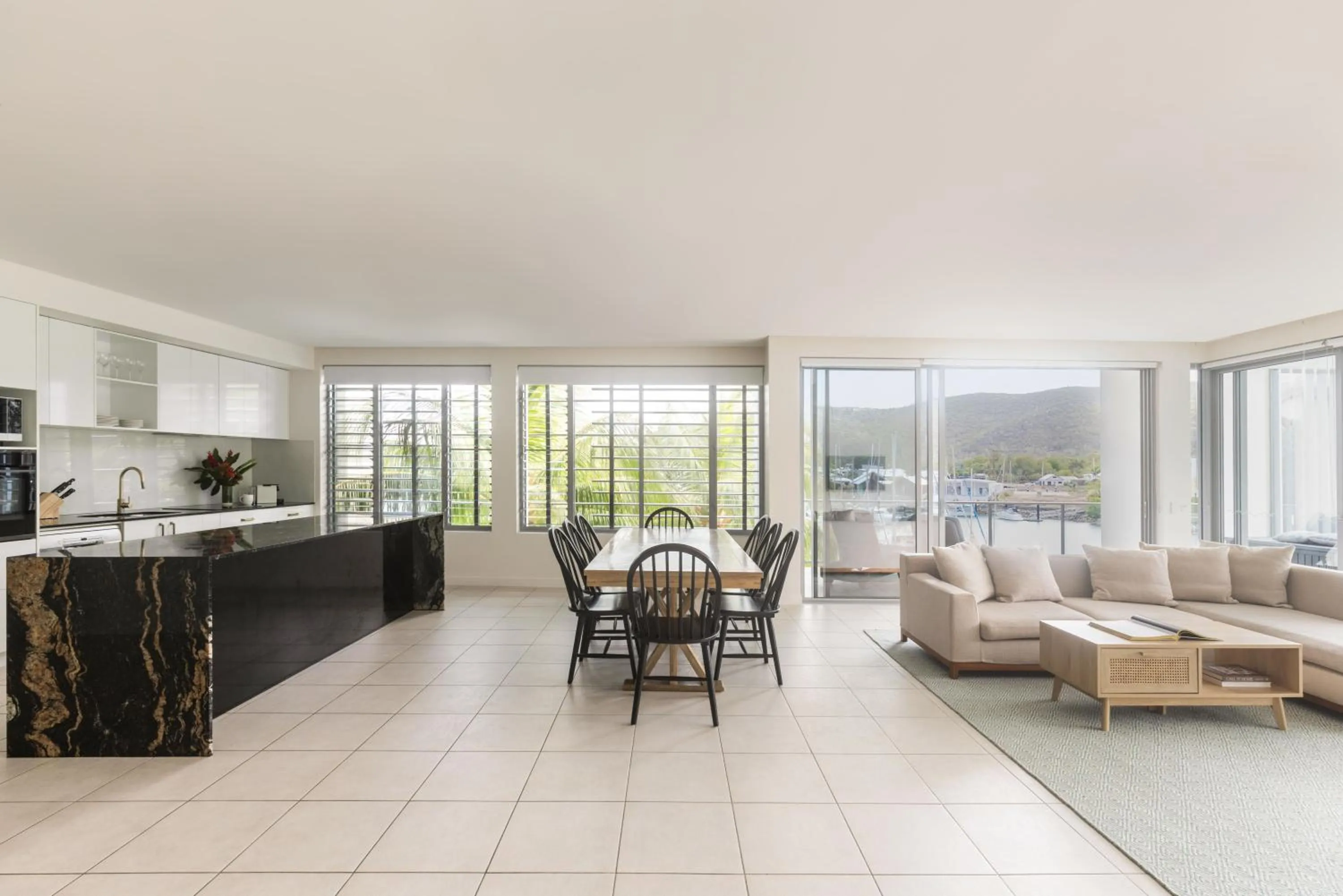 Dining area in Peppers Blue on Blue