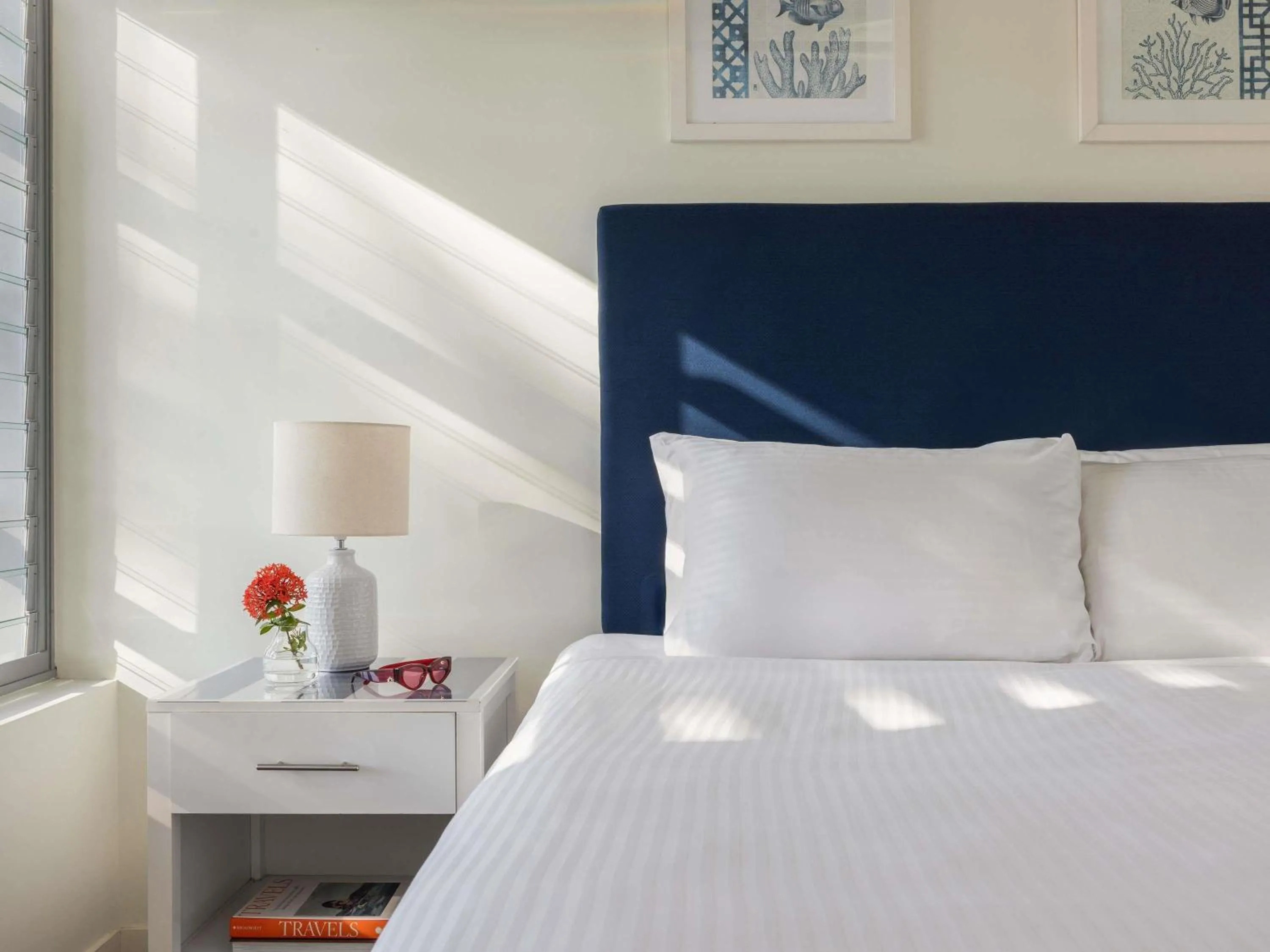 Bedroom, Bed in Peppers Blue on Blue