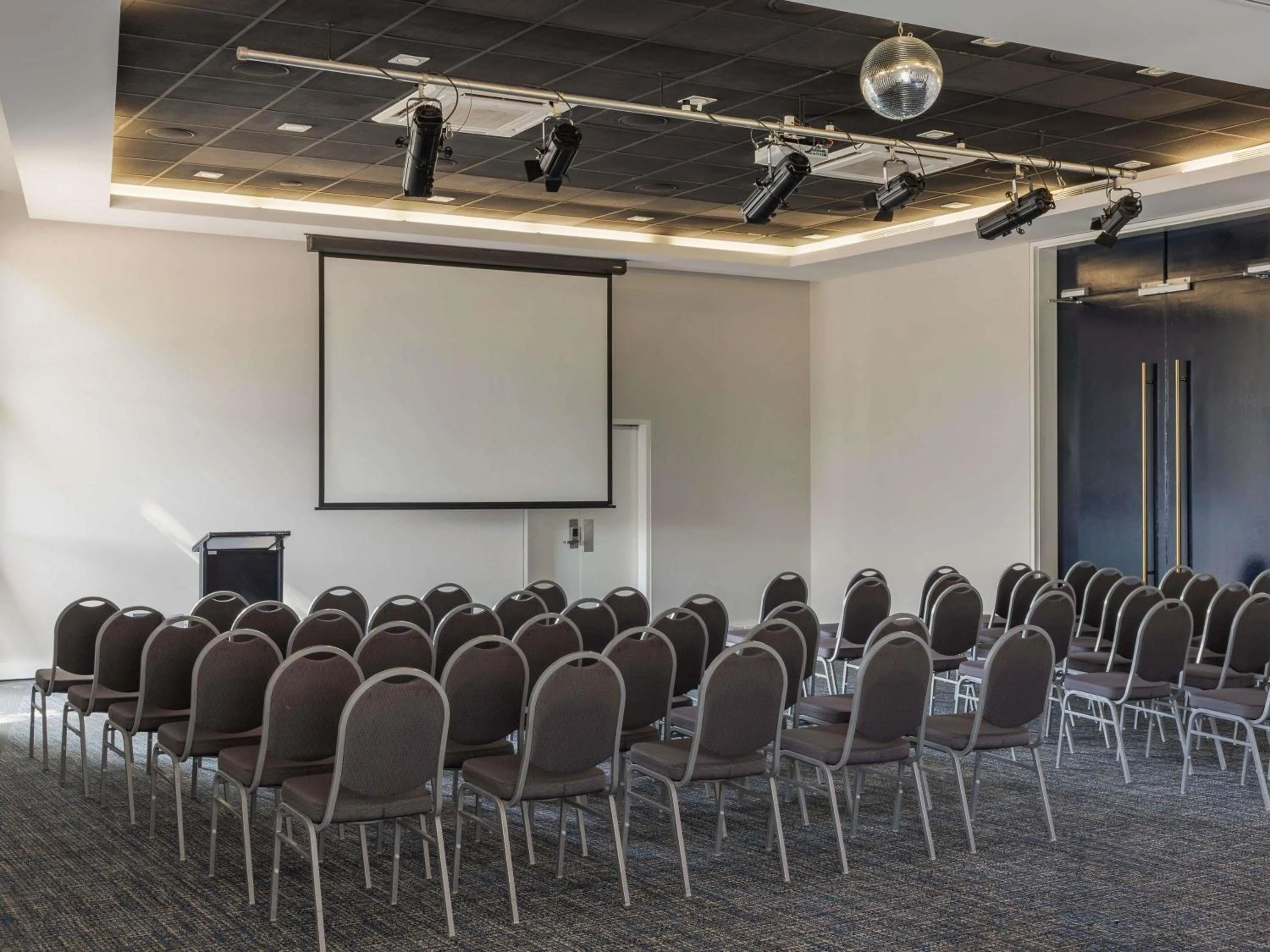Meeting/conference room in Peppers Blue on Blue