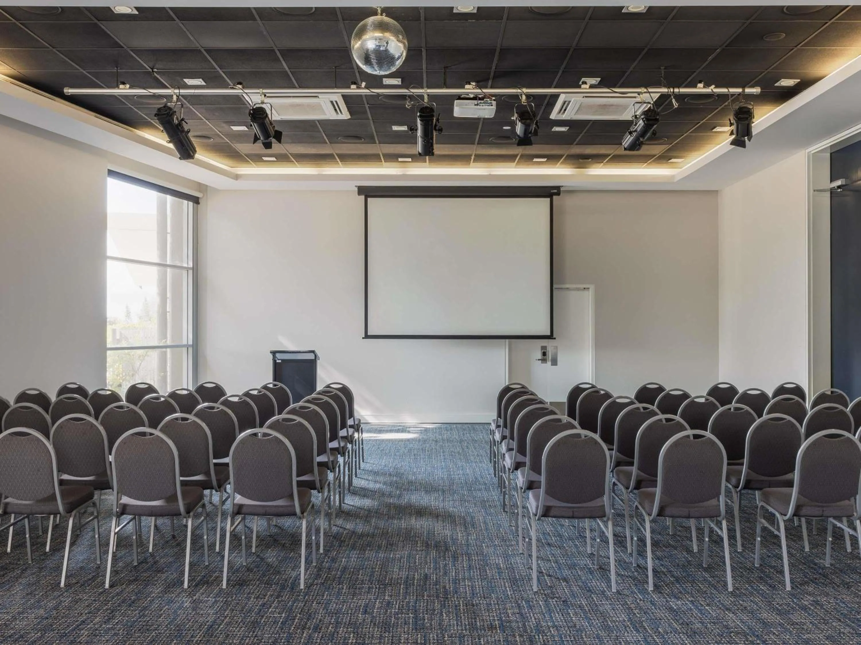 Meeting/conference room in Peppers Blue on Blue