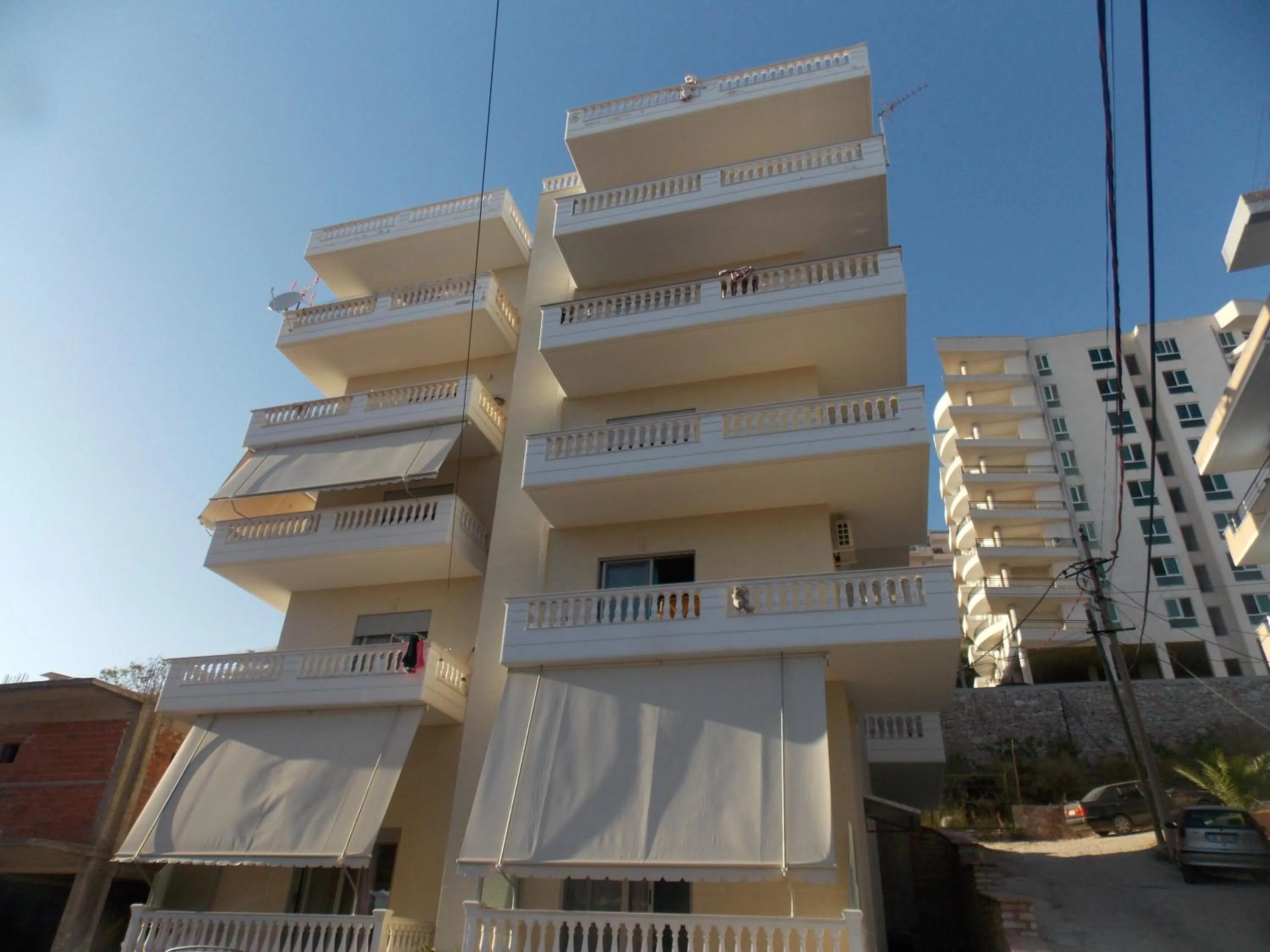 Facade/entrance in Angela Apartments