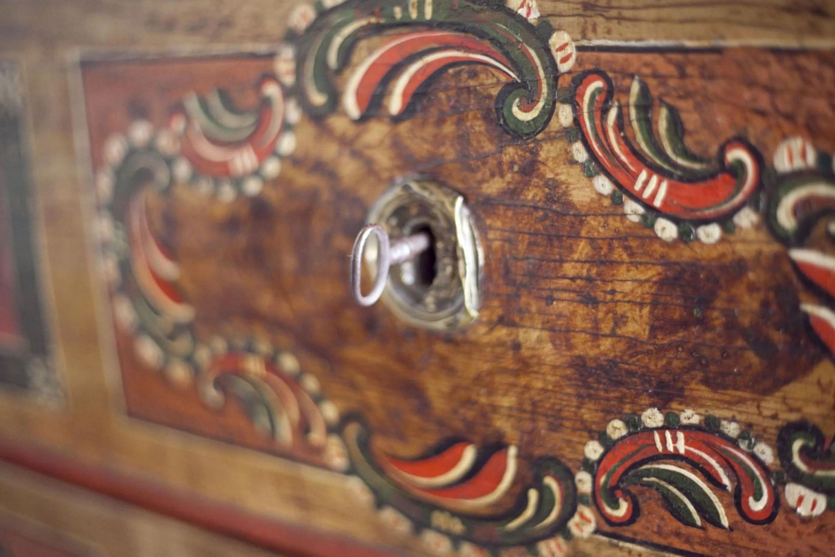Decorative detail in Pepita Lodge
