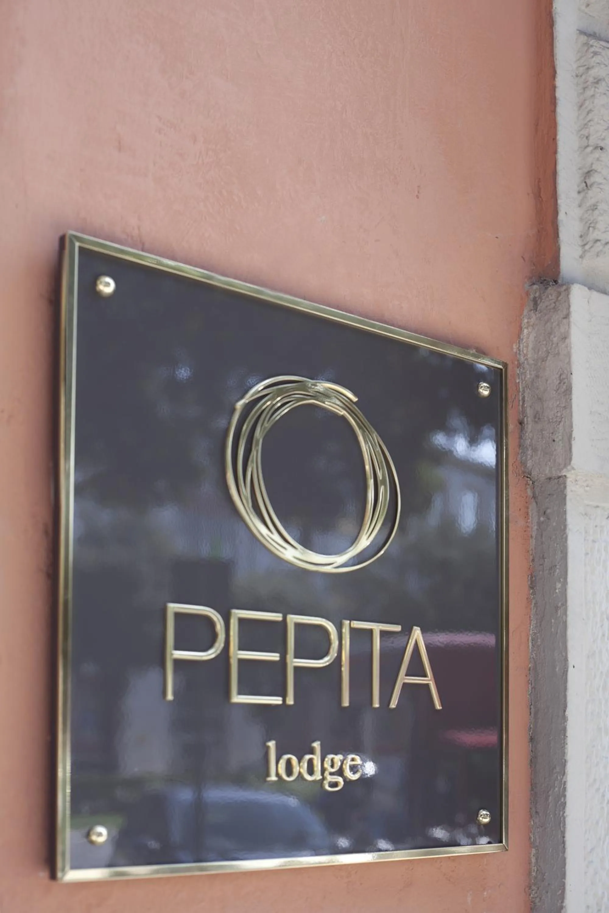 Facade/entrance in Pepita Lodge