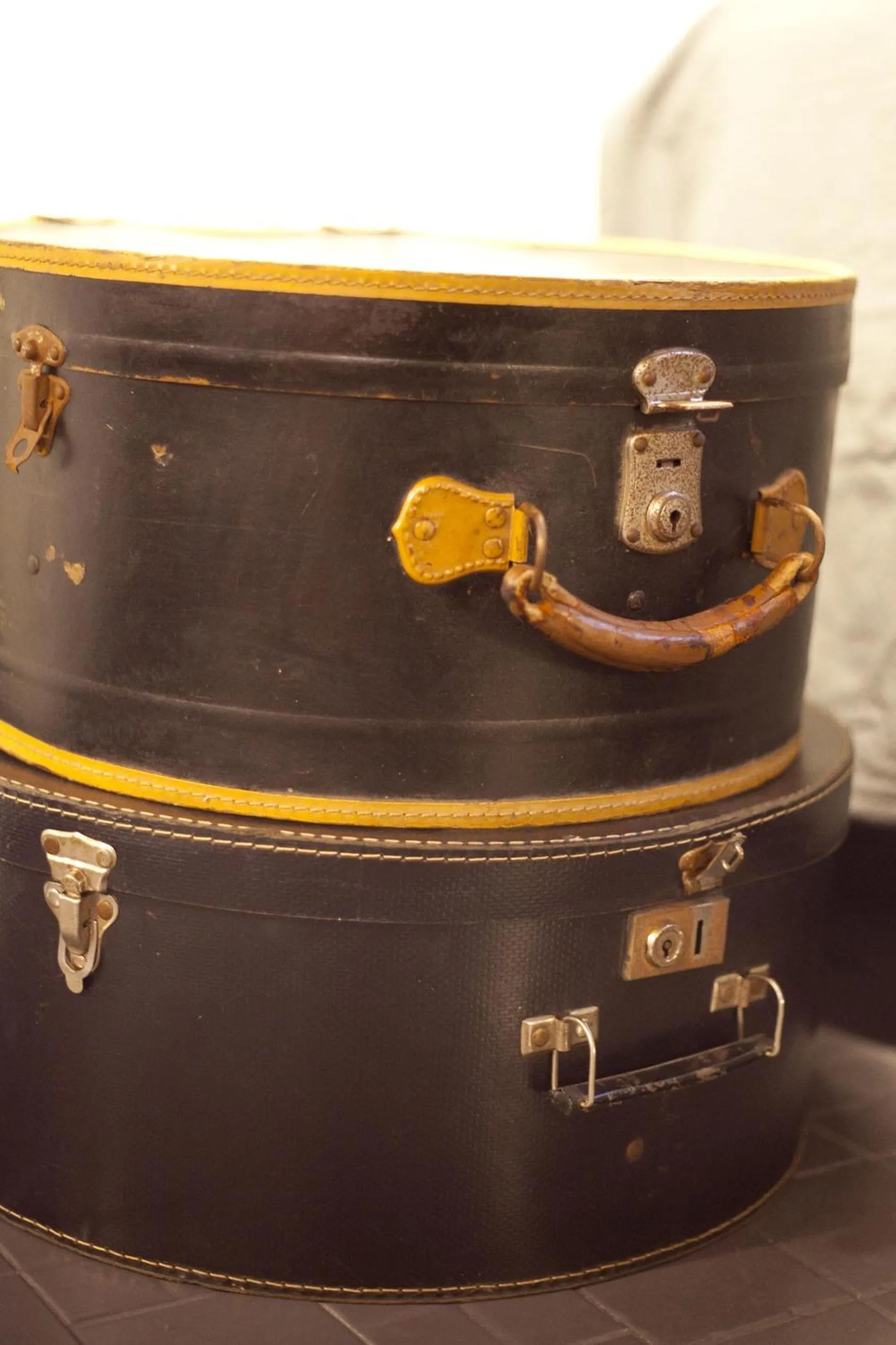 Decorative detail in Pepita Lodge