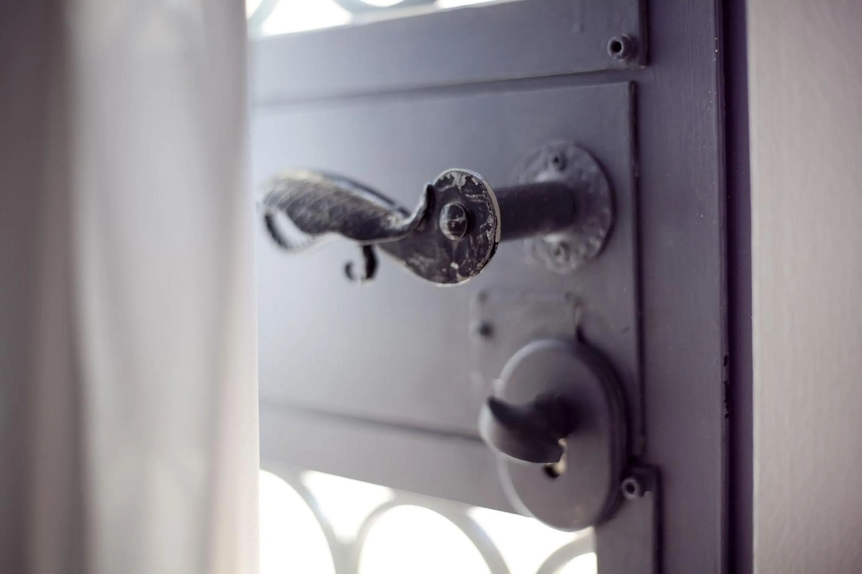 Decorative detail in Pepita Lodge