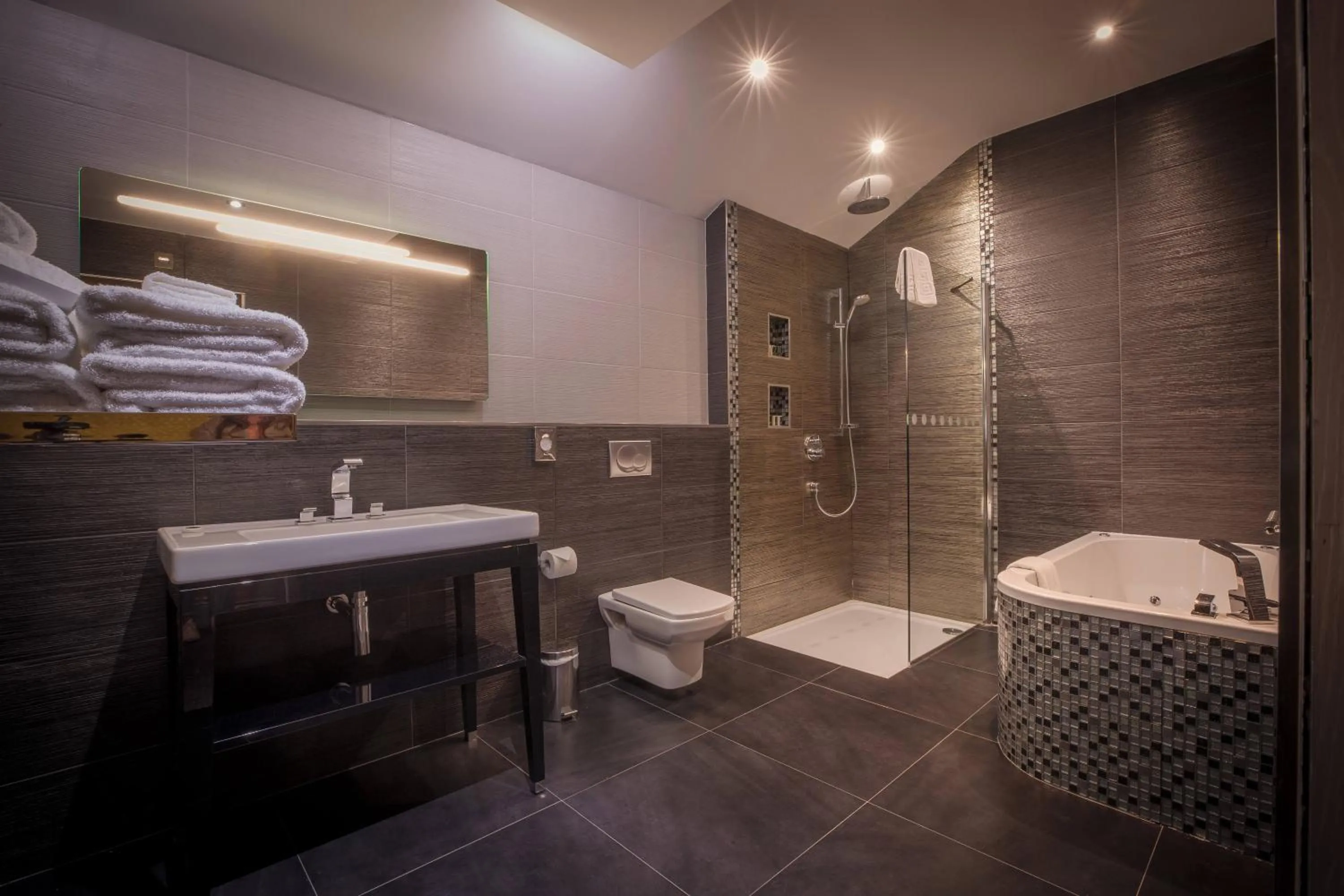 Bathroom in Me & Mrs Jones