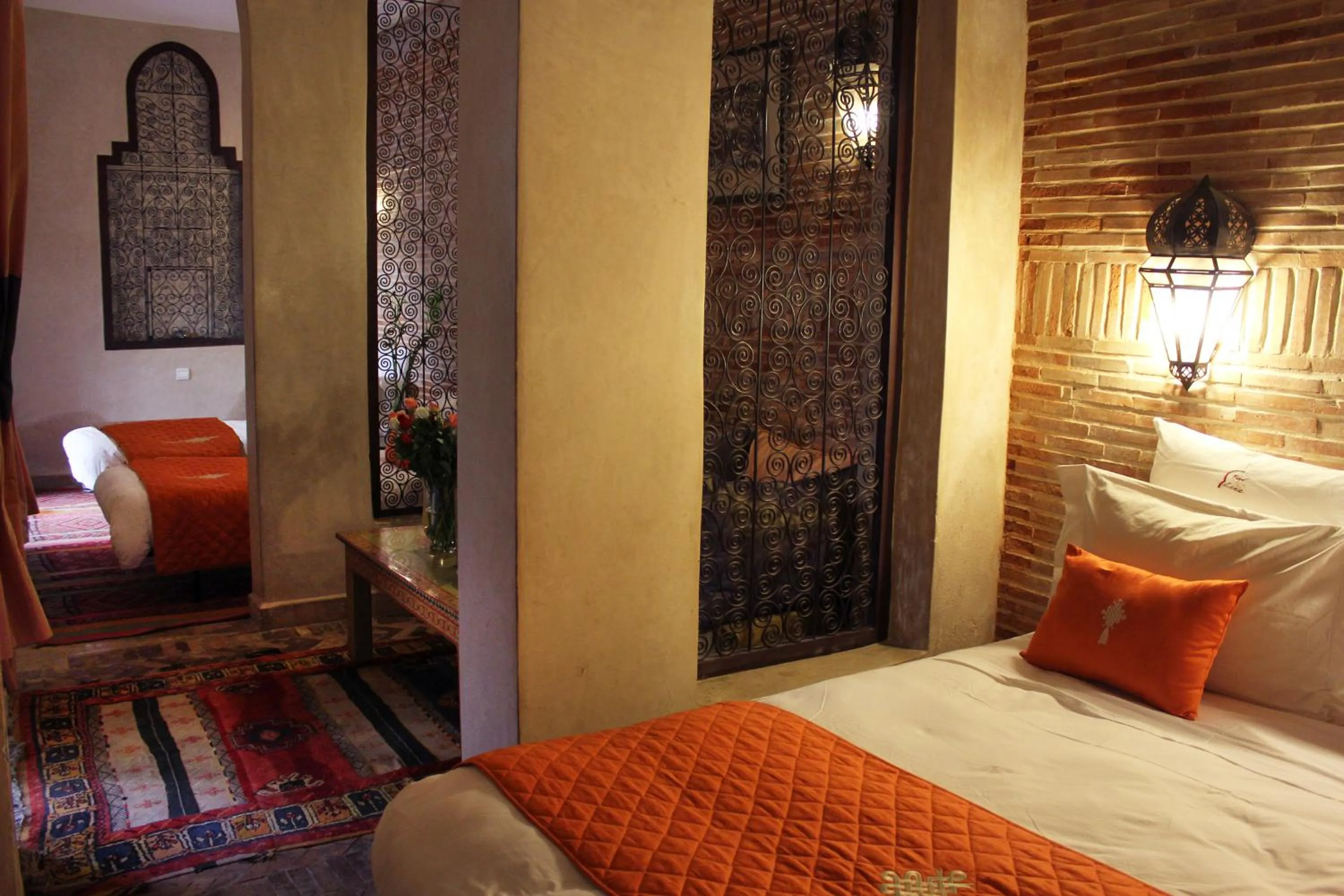 Photo of the whole room, Bed in Riad Léna & Spa