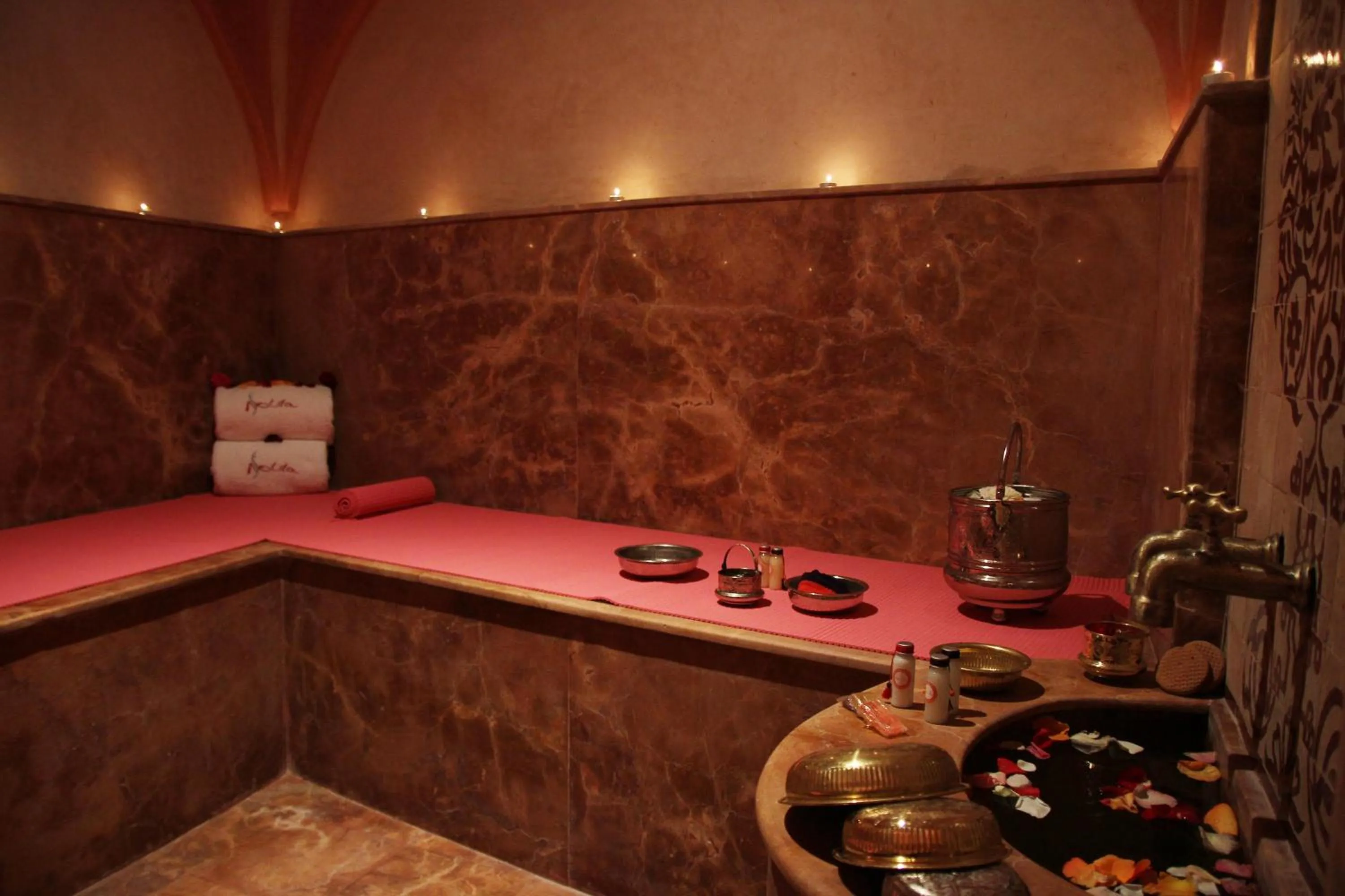 Spa and wellness centre/facilities in Riad Léna & Spa