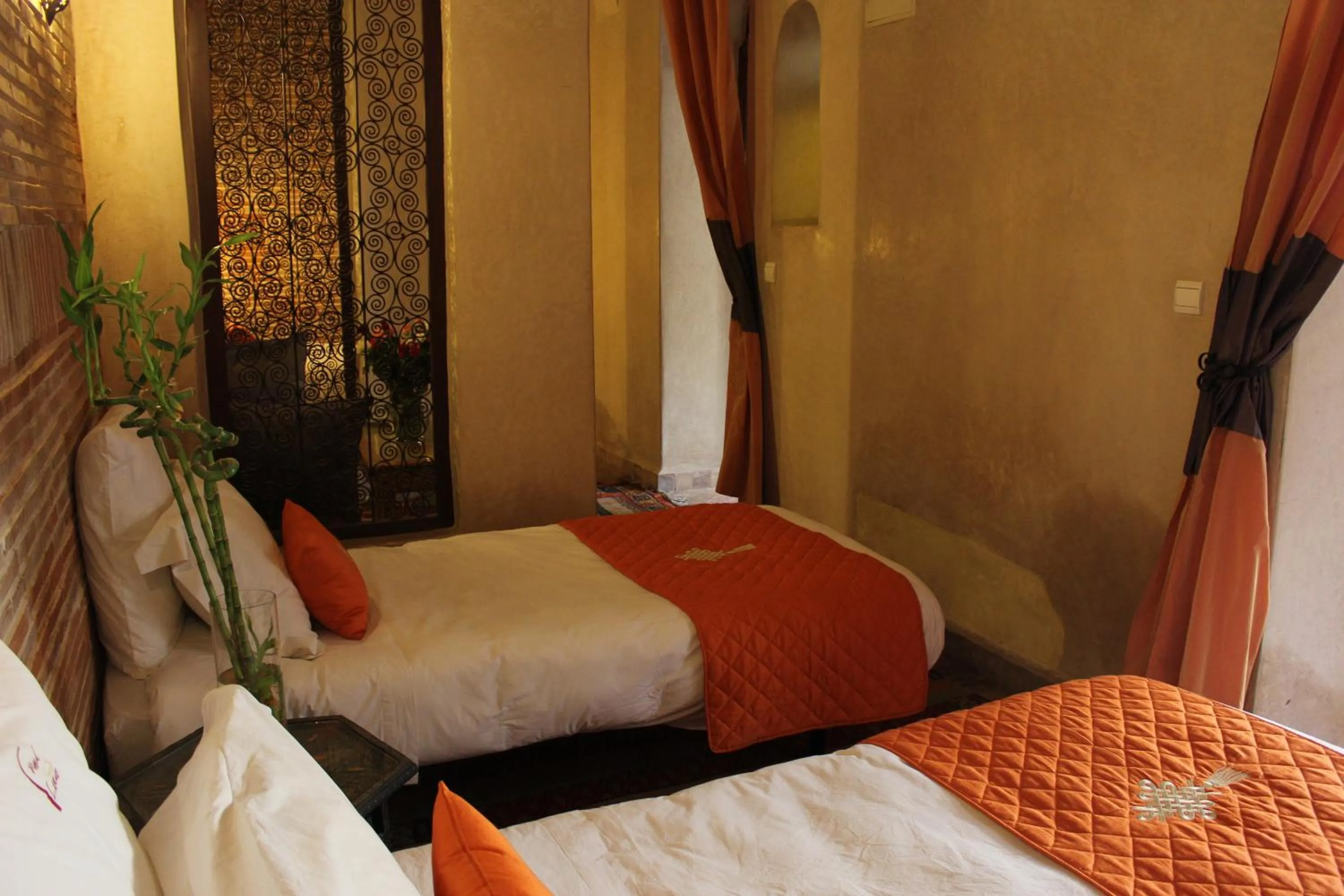 Photo of the whole room, Bed in Riad Léna & Spa