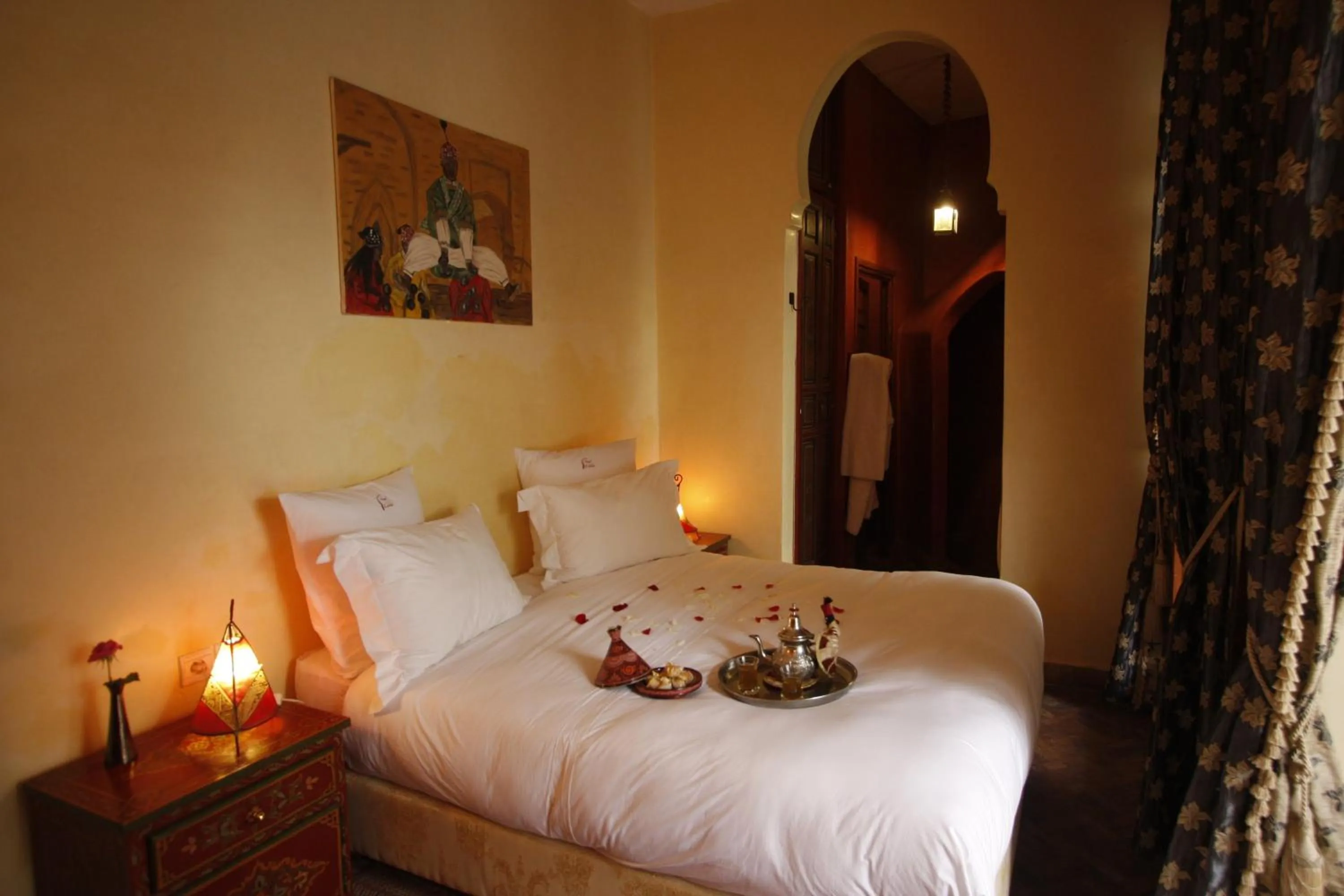 Bed in Riad Léna & Spa