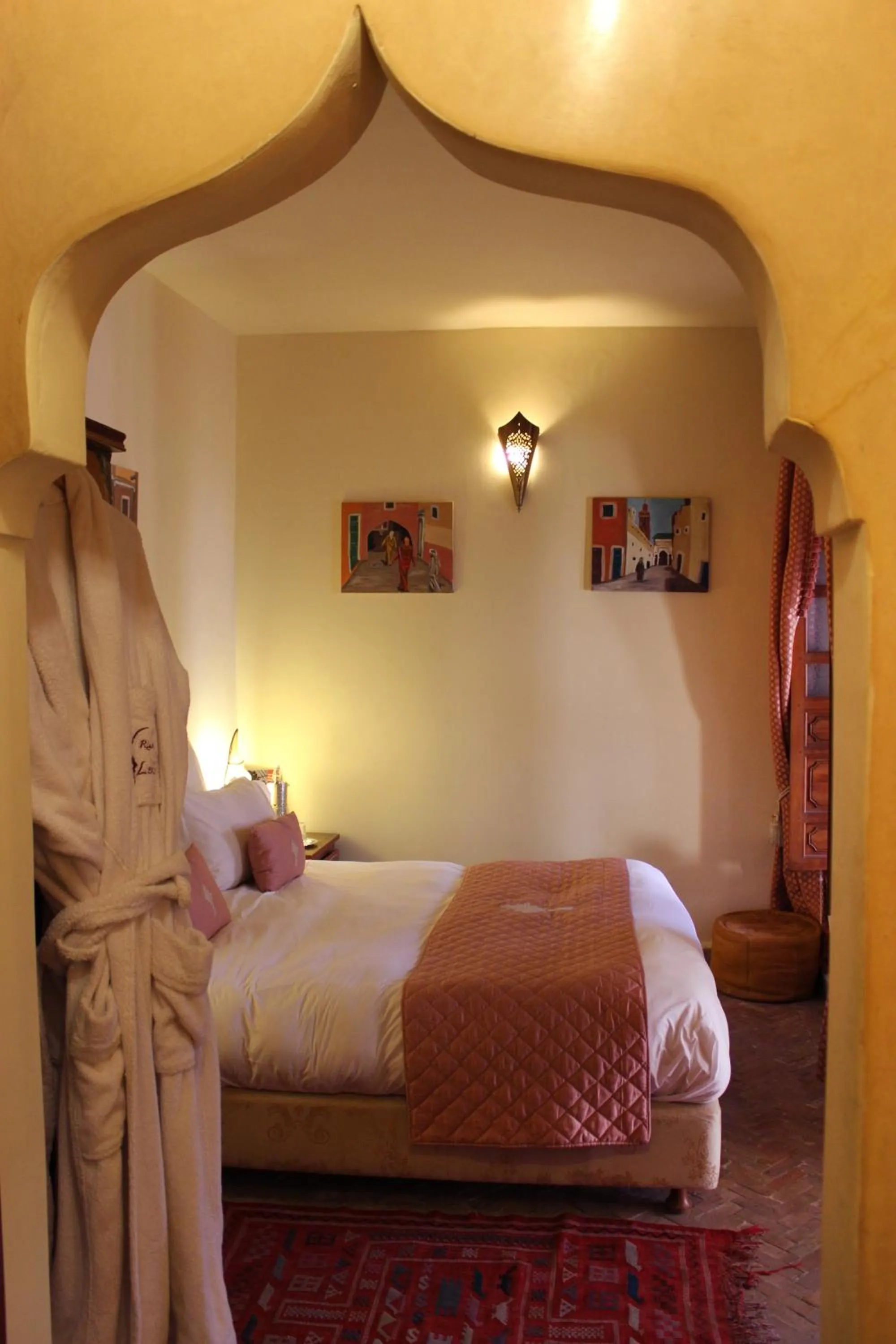 Photo of the whole room, Bed in Riad Léna & Spa