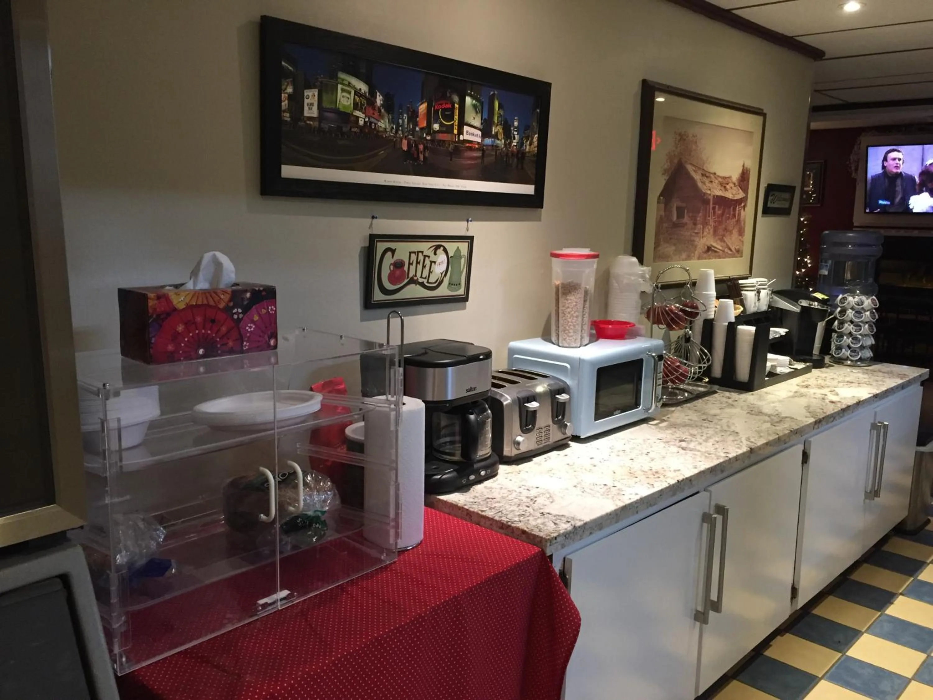 Continental breakfast in Hillcrest Motel