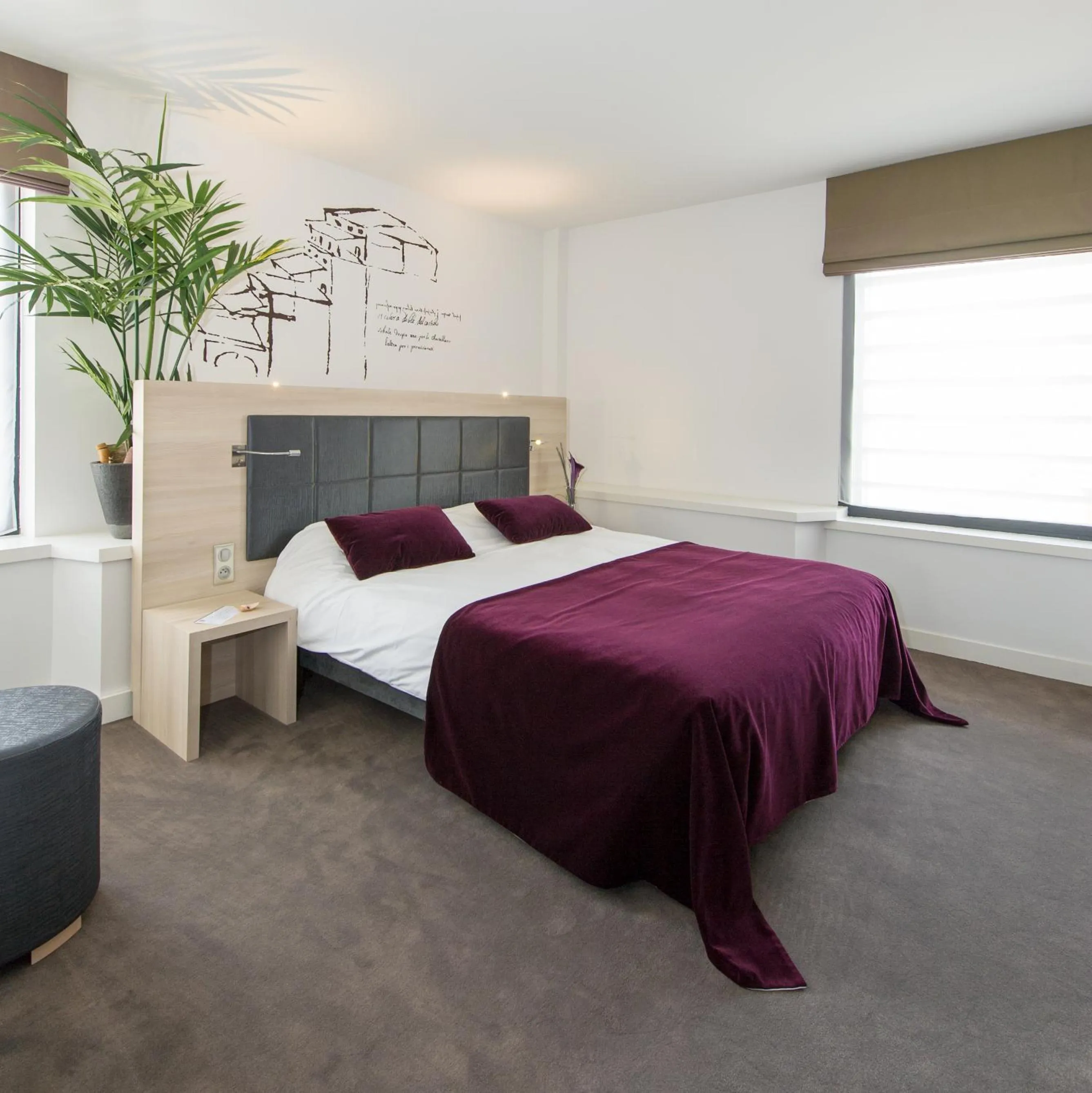 Photo of the whole room, Bed in Best Western Plus Villa Saint Antoine Hotel & Spa